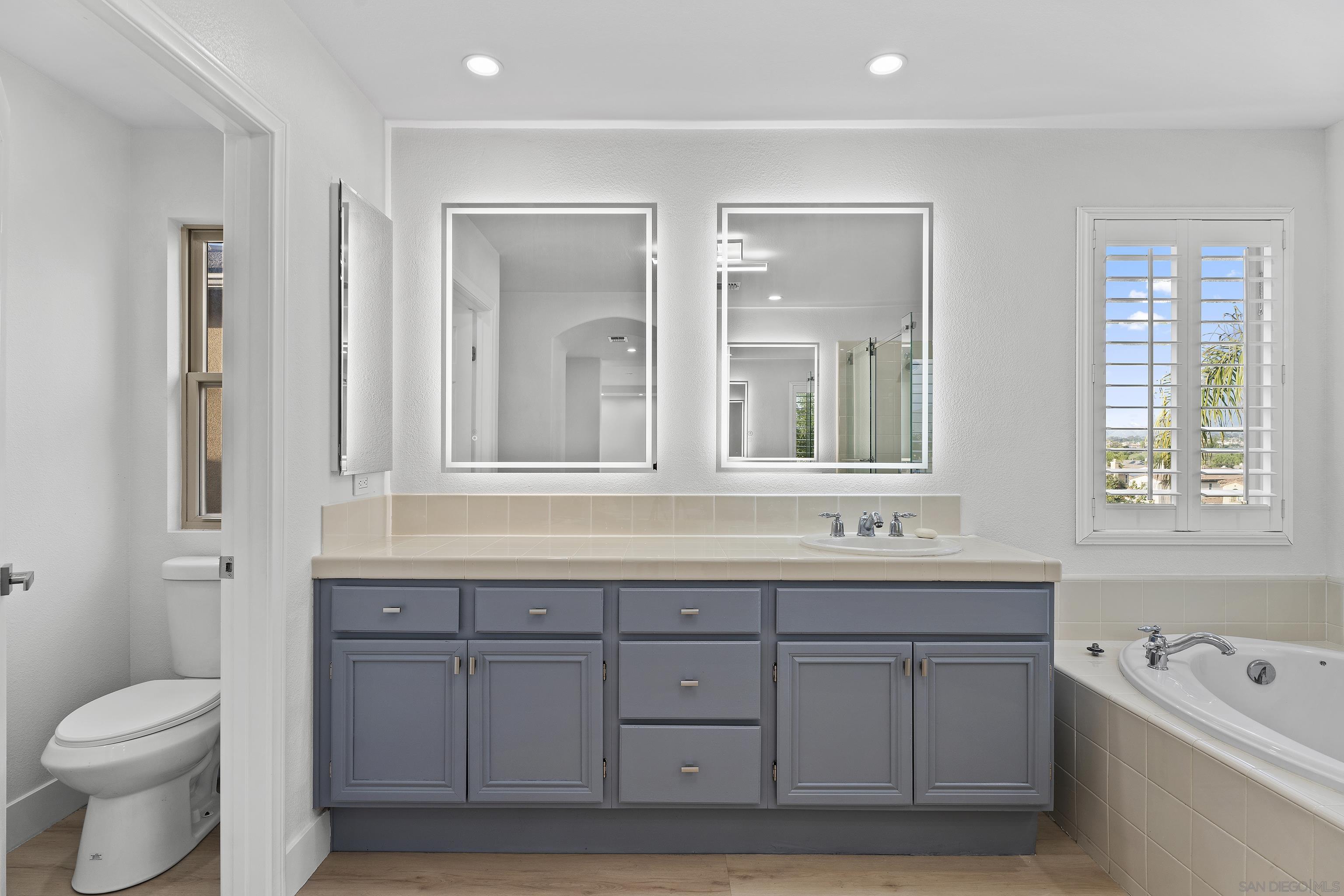 Detail Gallery Image 20 of 37 For 1611  Hikers Trail Dr, Chula Vista,  CA 91915 - 6 Beds | 4 Baths