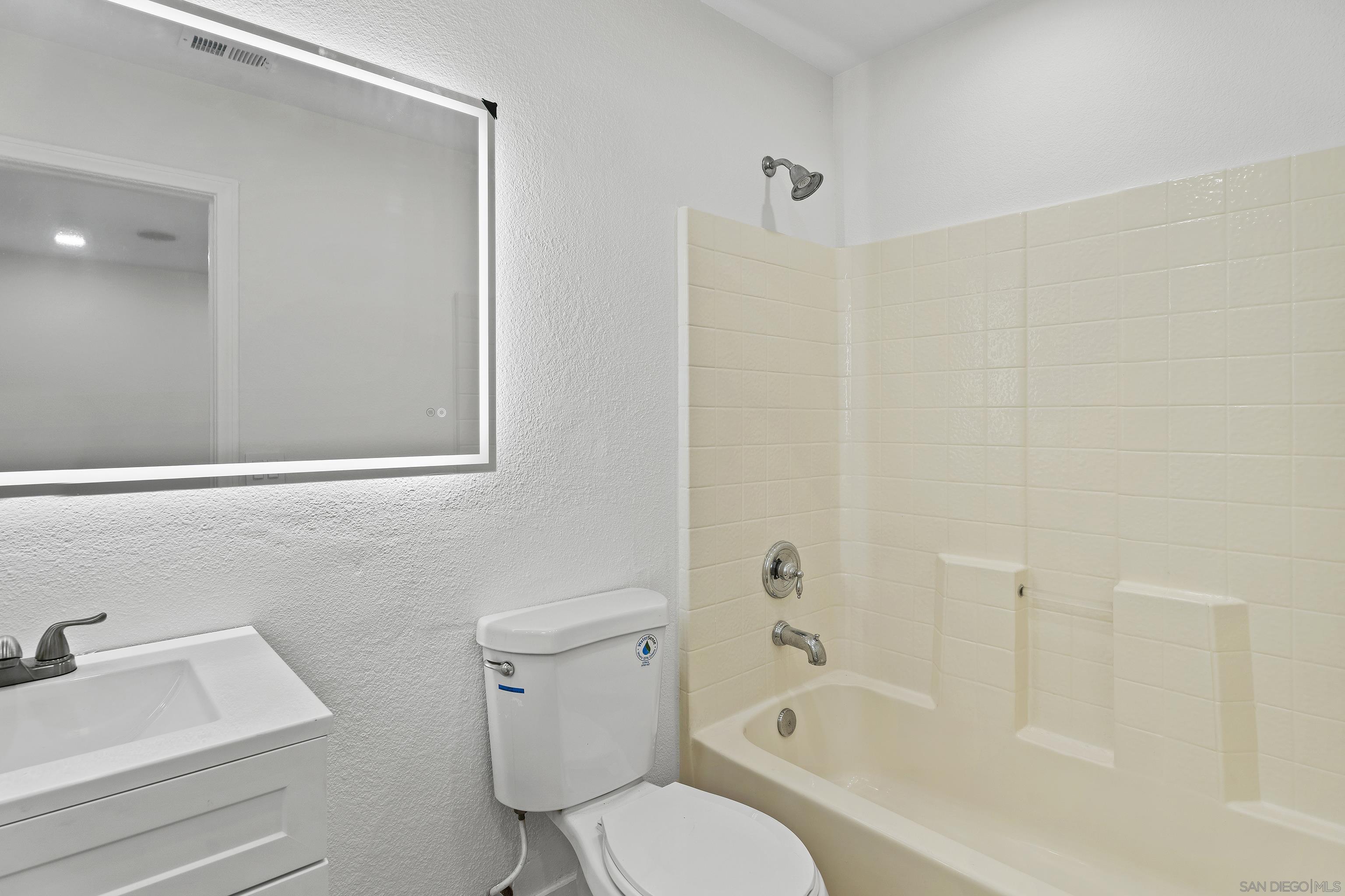 Detail Gallery Image 27 of 37 For 1611  Hikers Trail Dr, Chula Vista,  CA 91915 - 6 Beds | 4 Baths