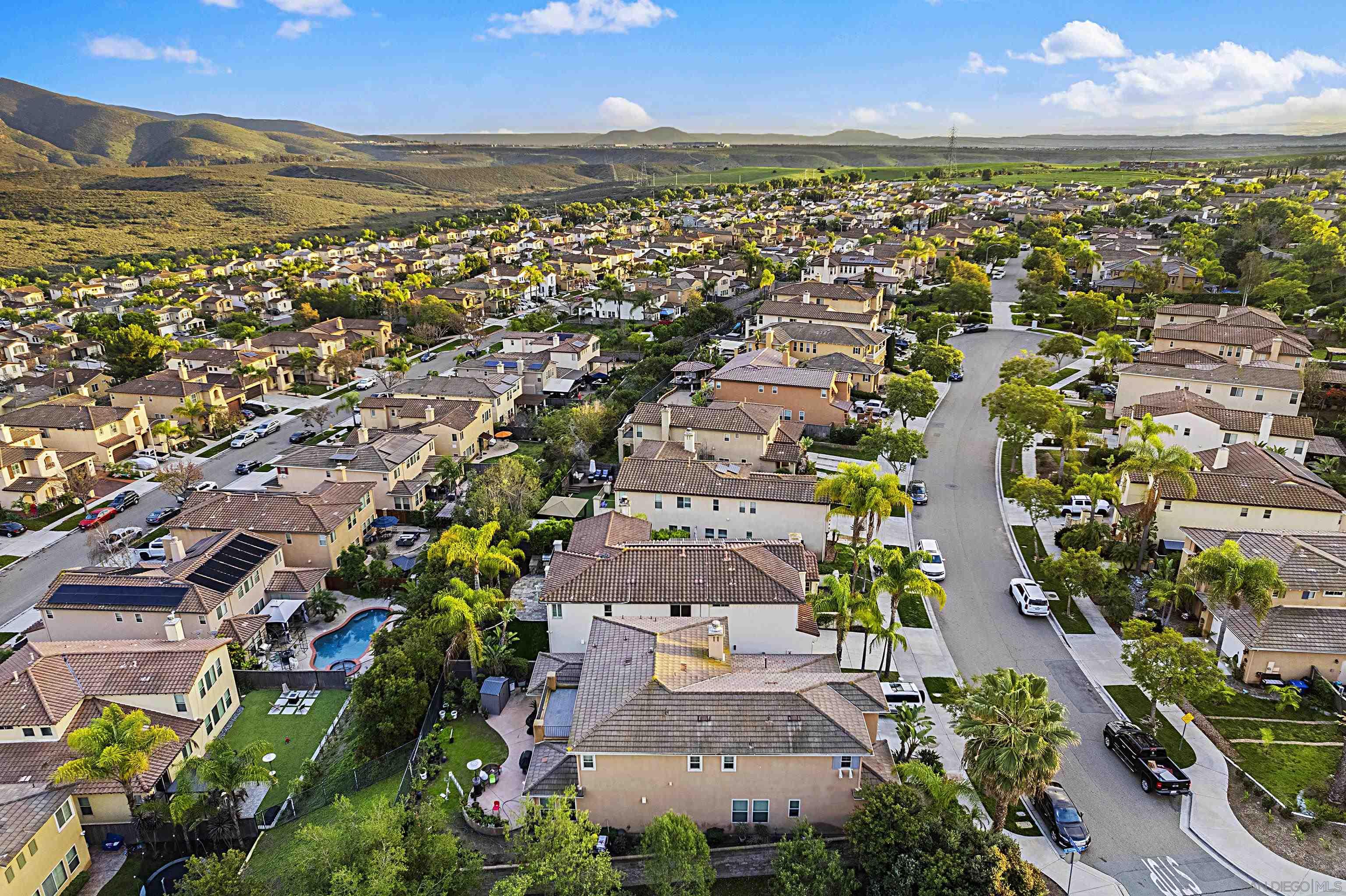 Detail Gallery Image 29 of 37 For 1611  Hikers Trail Dr, Chula Vista,  CA 91915 - 6 Beds | 4 Baths