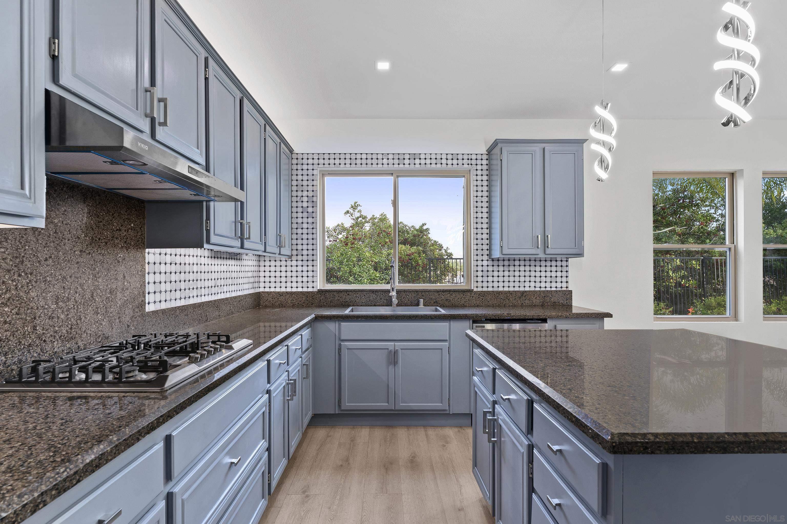 Detail Gallery Image 7 of 37 For 1611  Hikers Trail Dr, Chula Vista,  CA 91915 - 6 Beds | 4 Baths