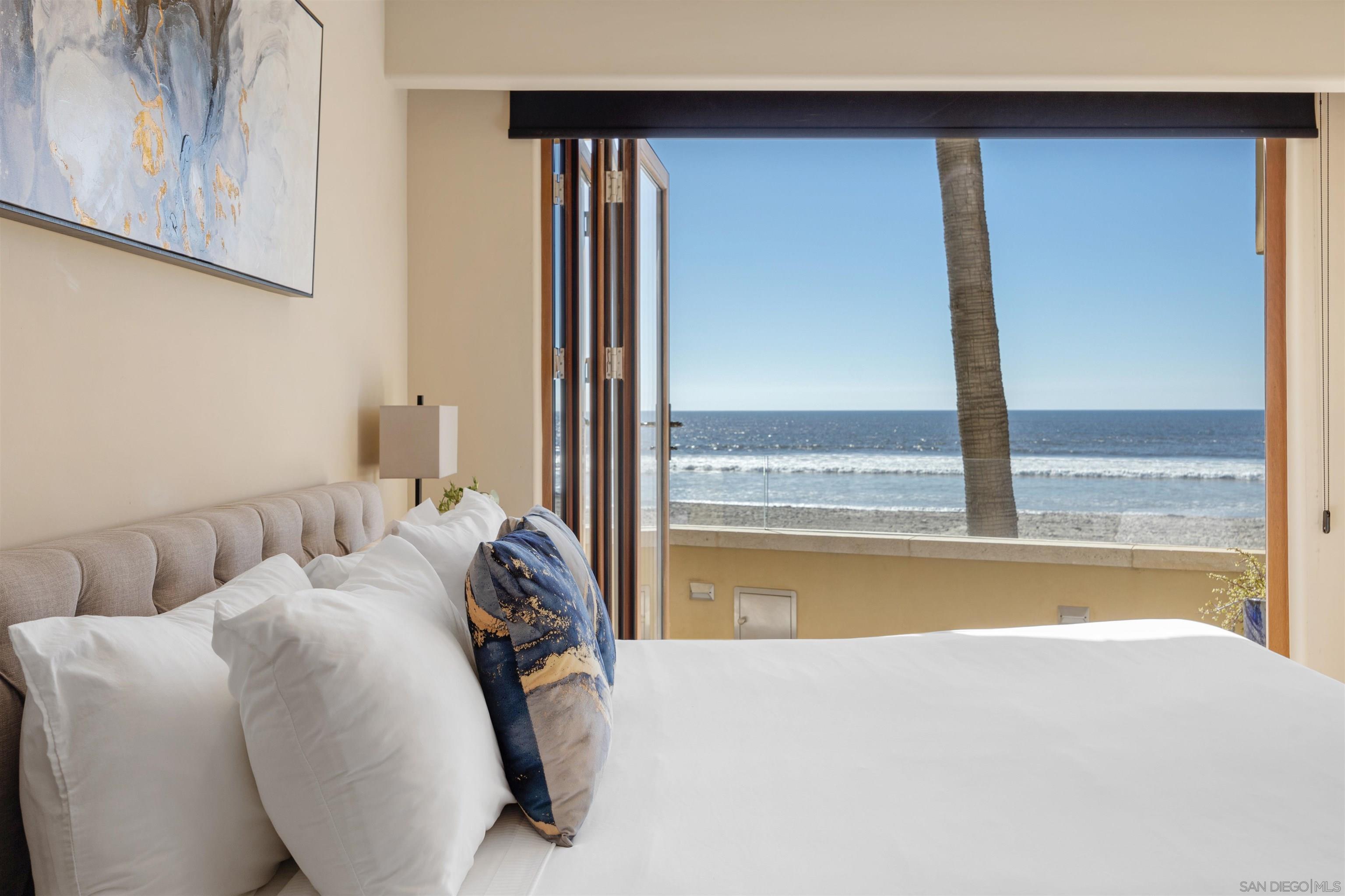 Detail Gallery Image 16 of 37 For 3921  Ocean Front Walk, San Diego,  CA 92109 - 4 Beds | 3/2 Baths