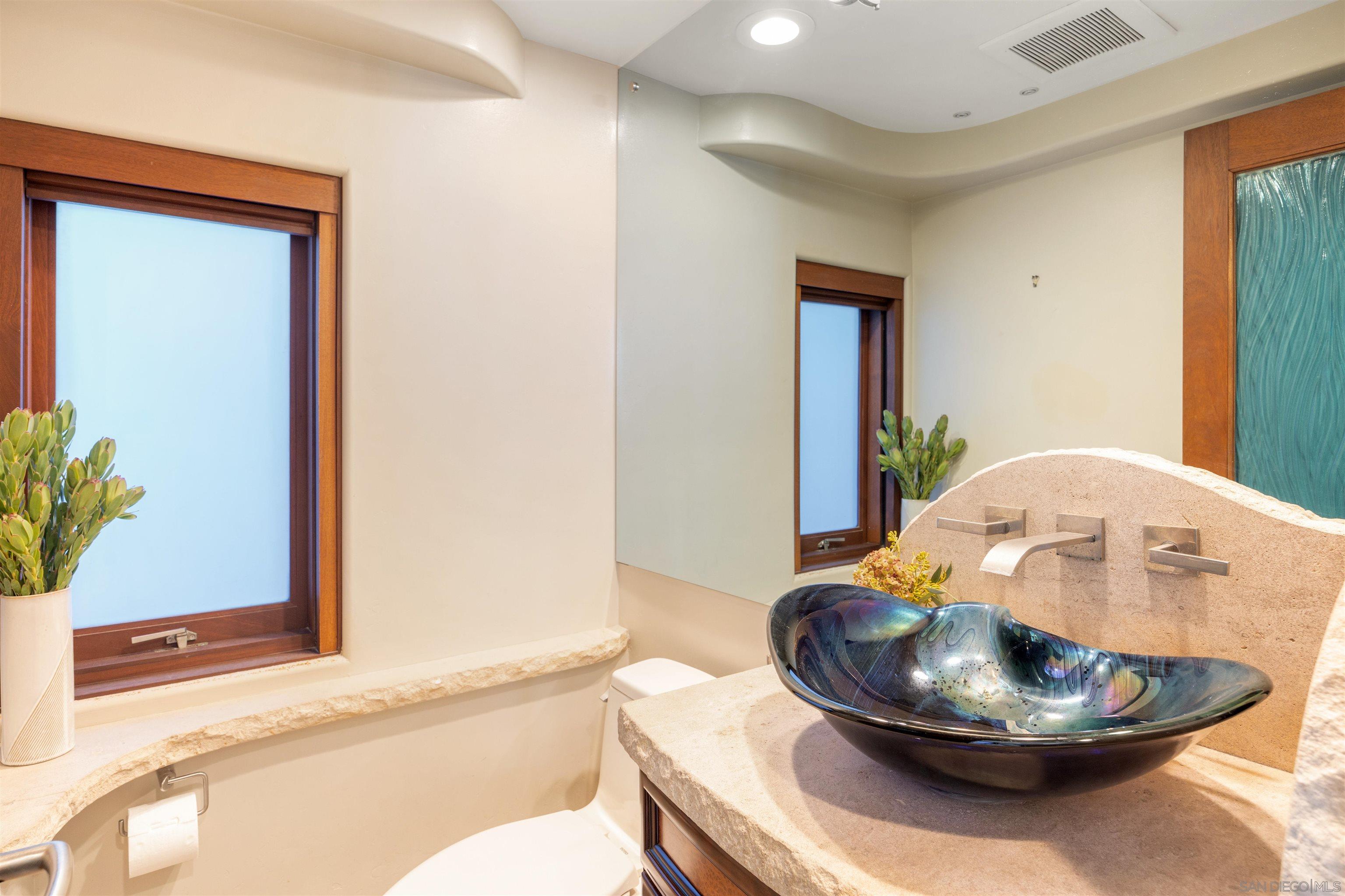 Detail Gallery Image 22 of 37 For 3921  Ocean Front Walk, San Diego,  CA 92109 - 4 Beds | 3/2 Baths