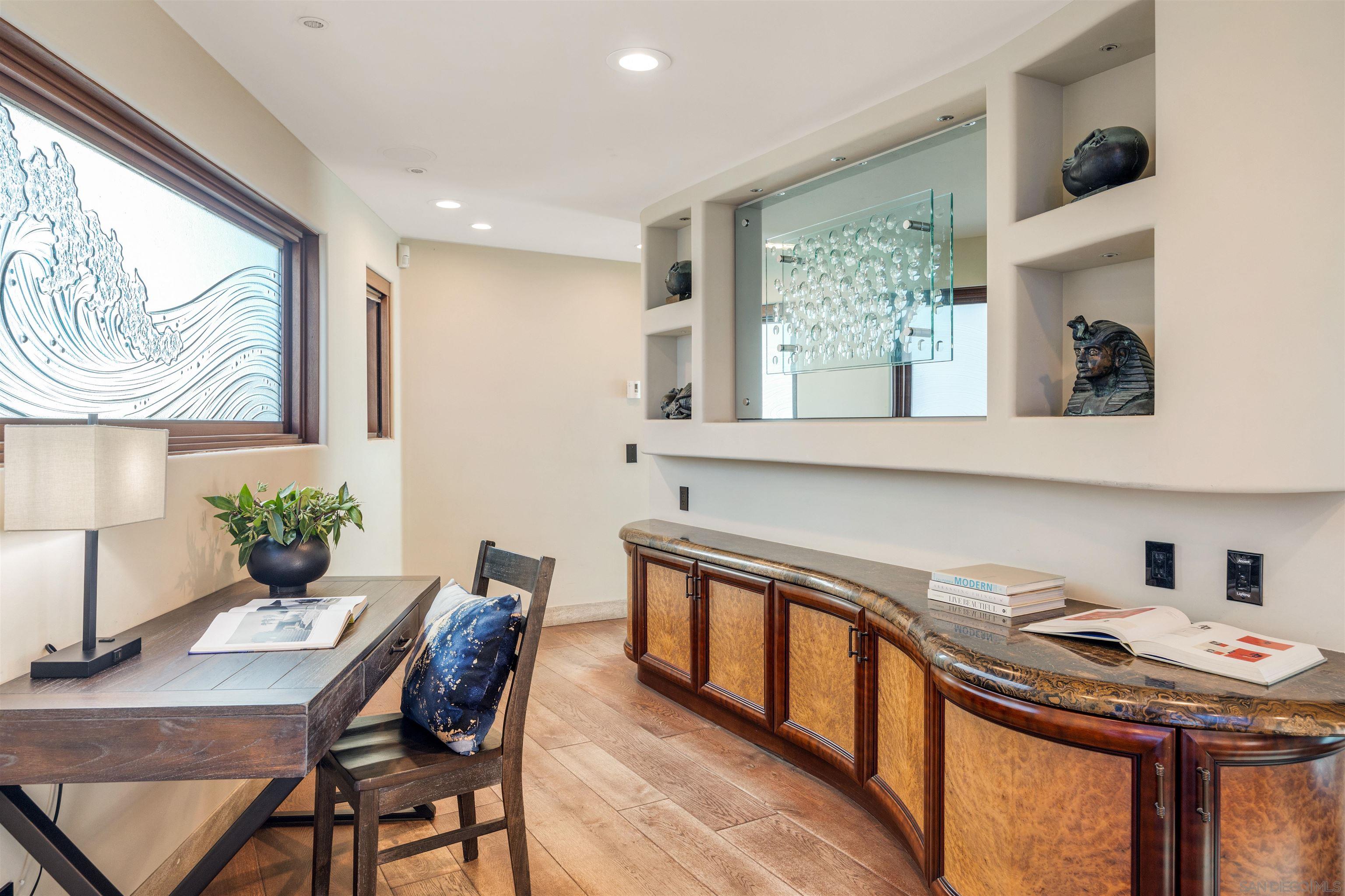 Detail Gallery Image 24 of 37 For 3921  Ocean Front Walk, San Diego,  CA 92109 - 4 Beds | 3/2 Baths