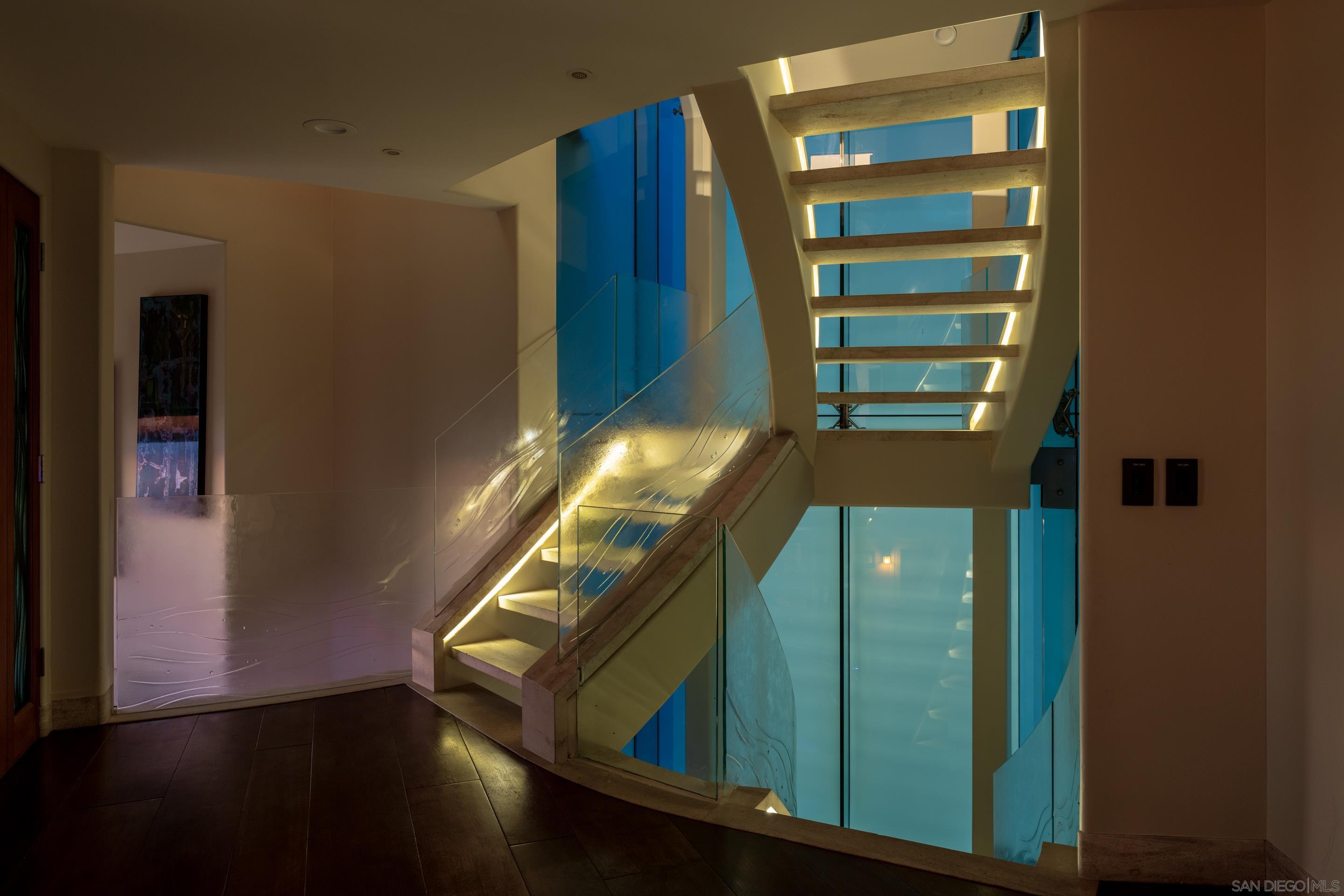 Detail Gallery Image 27 of 37 For 3921  Ocean Front Walk, San Diego,  CA 92109 - 4 Beds | 3/2 Baths