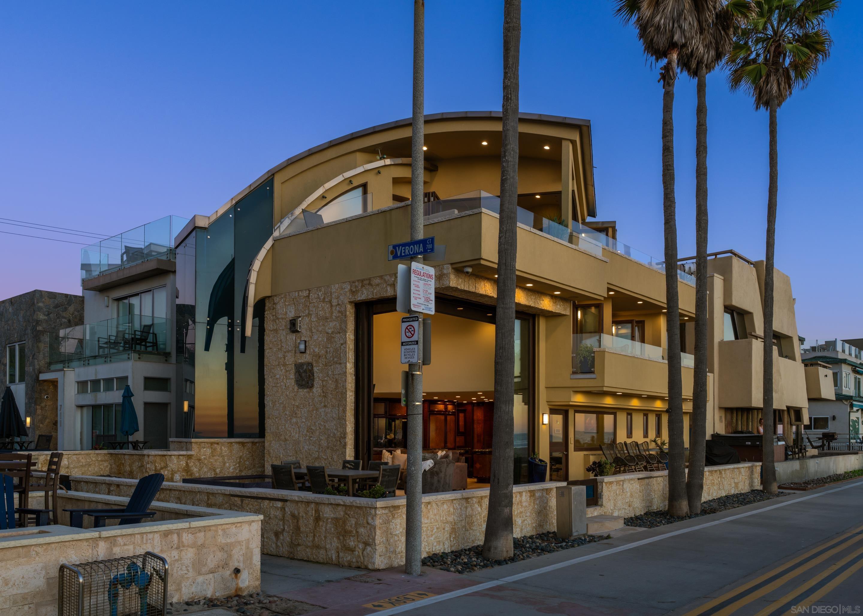 Detail Gallery Image 33 of 37 For 3921  Ocean Front Walk, San Diego,  CA 92109 - 4 Beds | 3/2 Baths