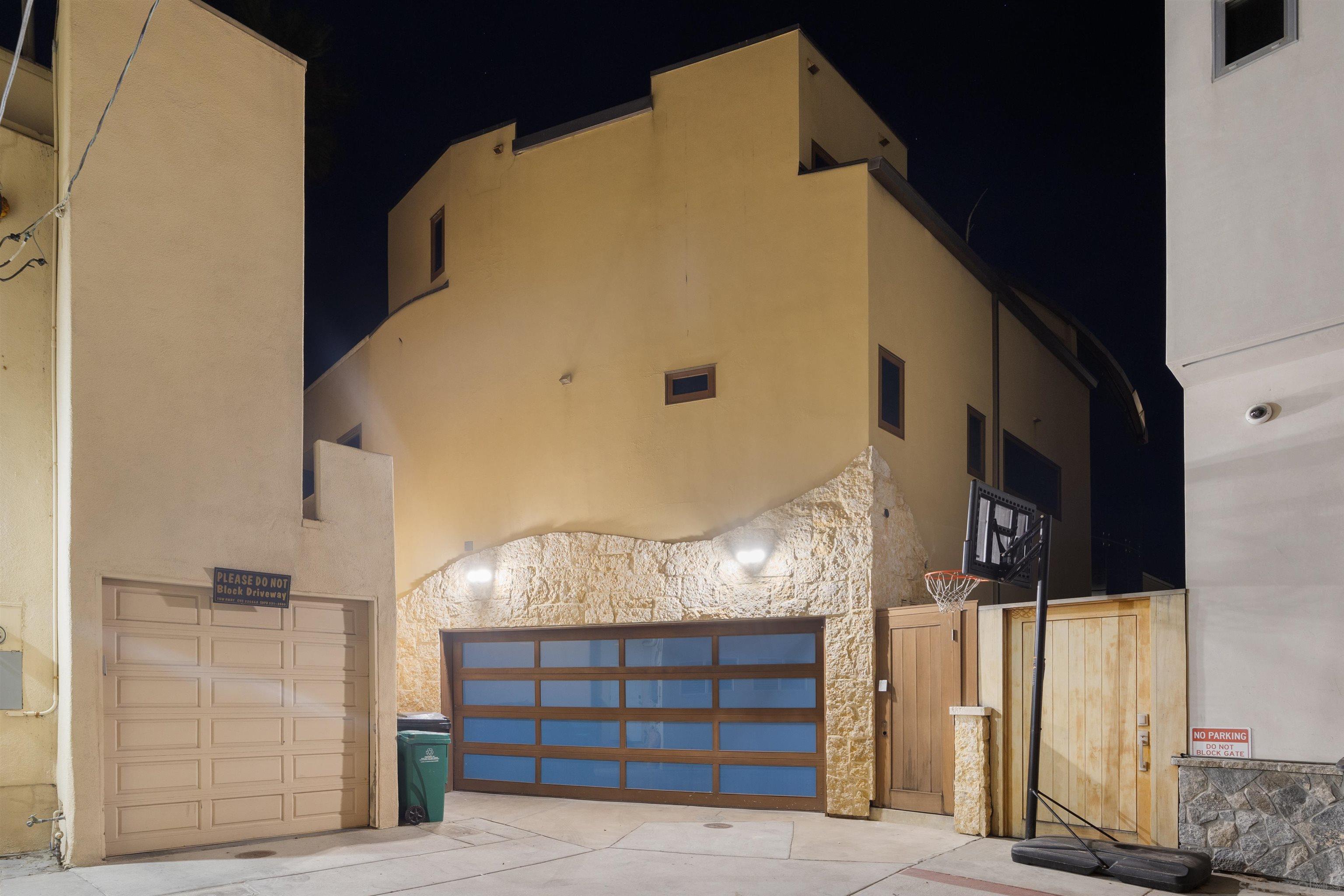 Detail Gallery Image 37 of 37 For 3921  Ocean Front Walk, San Diego,  CA 92109 - 4 Beds | 3/2 Baths