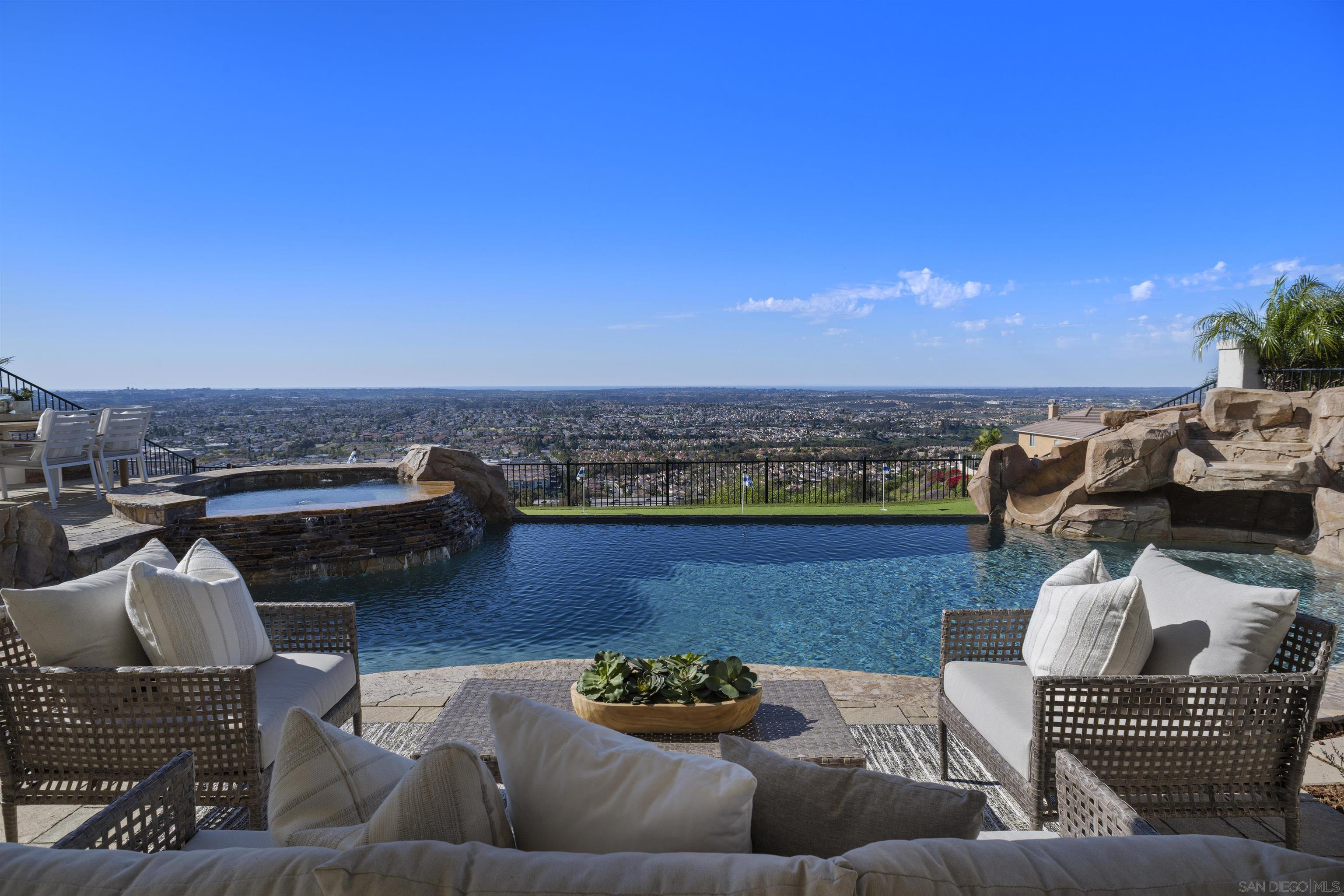 Detail Gallery Image 4 of 68 For 11127  Breckenridge Dr, San Diego,  CA 92131 - 5 Beds | 4 Baths