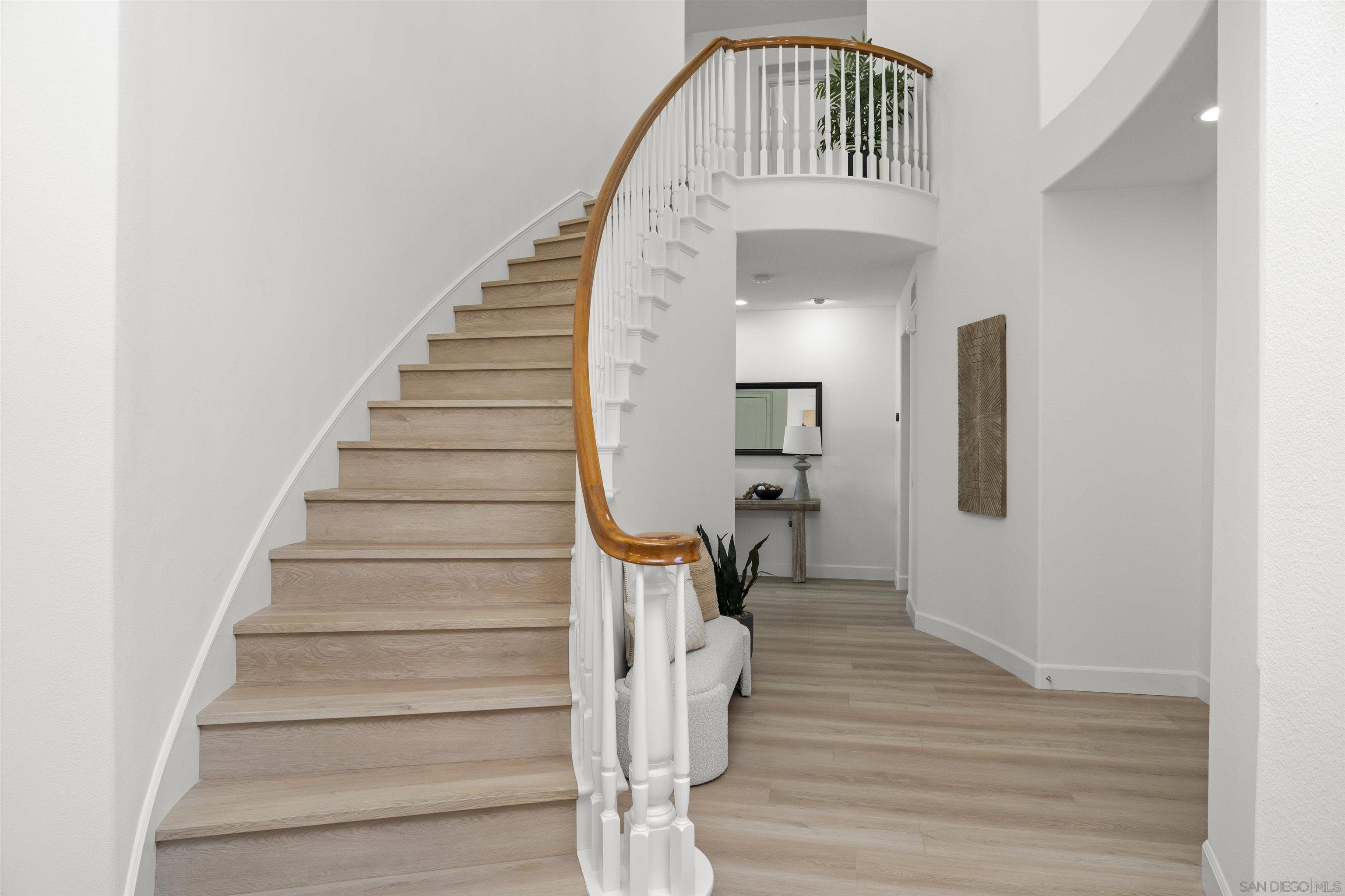 Detail Gallery Image 31 of 68 For 11127  Breckenridge Dr, San Diego,  CA 92131 - 5 Beds | 4 Baths