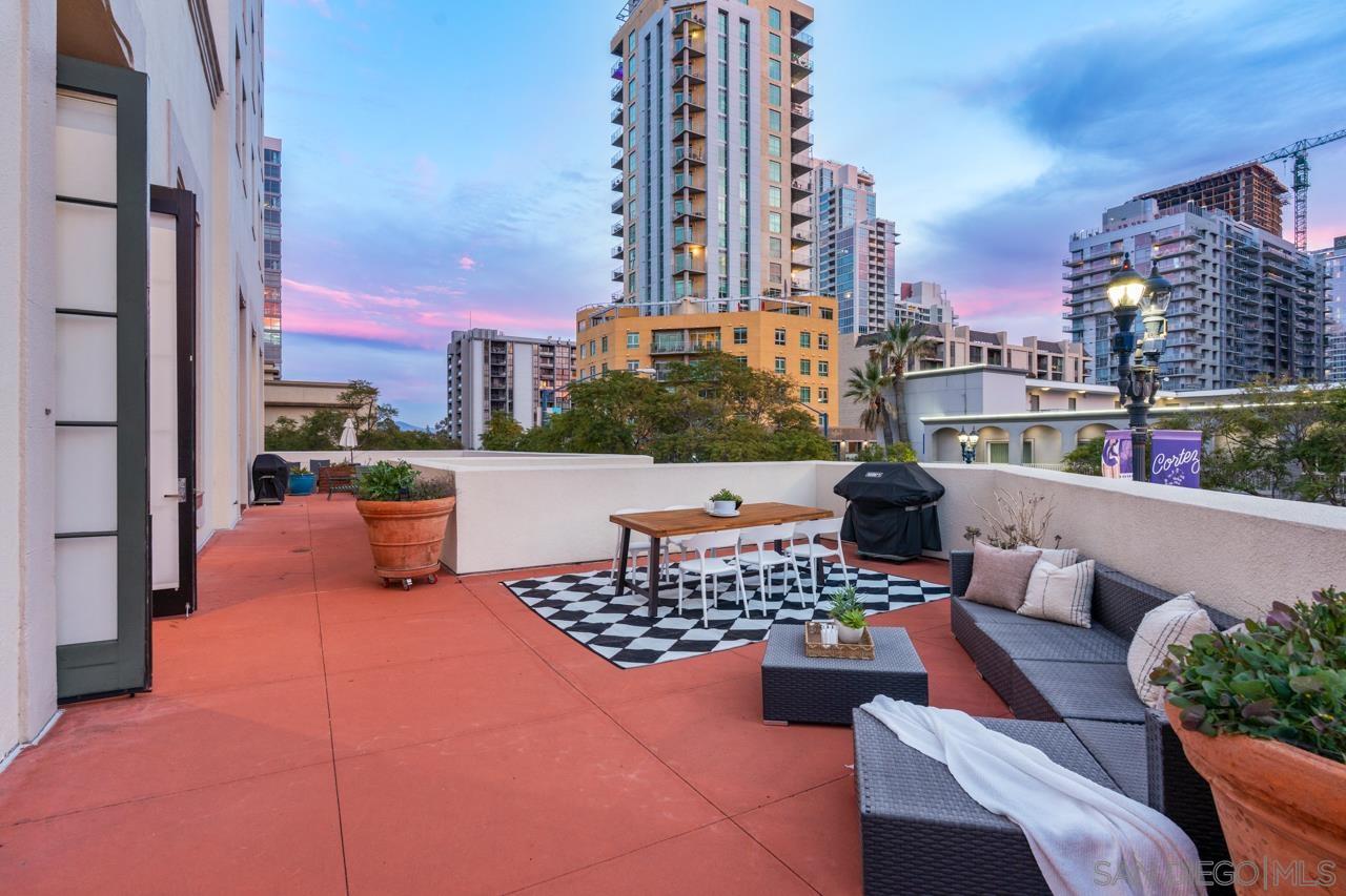 Detail Gallery Image 3 of 45 For 702  Ash St  #102,  San Diego,  CA 92101 - 1 Beds | 2 Baths