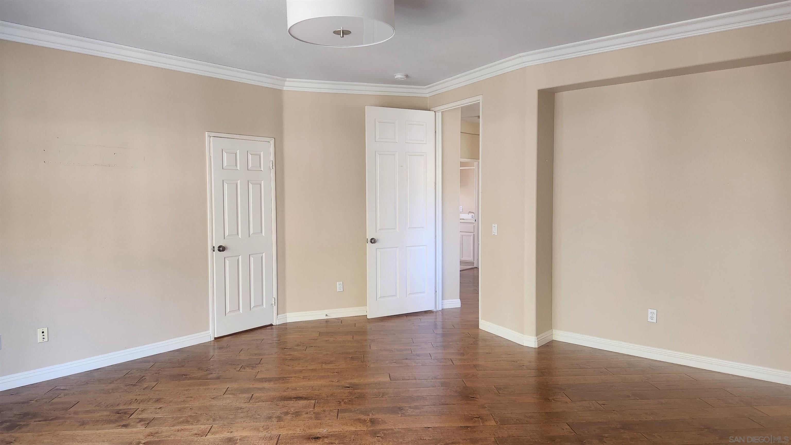 Detail Gallery Image 8 of 12 For 3665  Strata Dr, Carlsbad,  CA 92010 - 5 Beds | 3 Baths