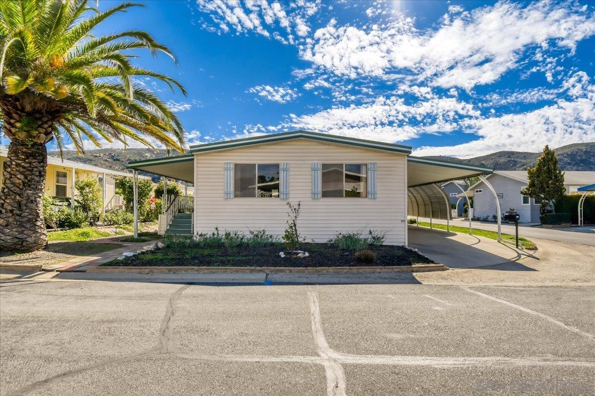 Detail Gallery Image 2 of 30 For 15420  Olde Highway 80  #127,  El Cajon,  CA 92021 - 2 Beds | 2 Baths