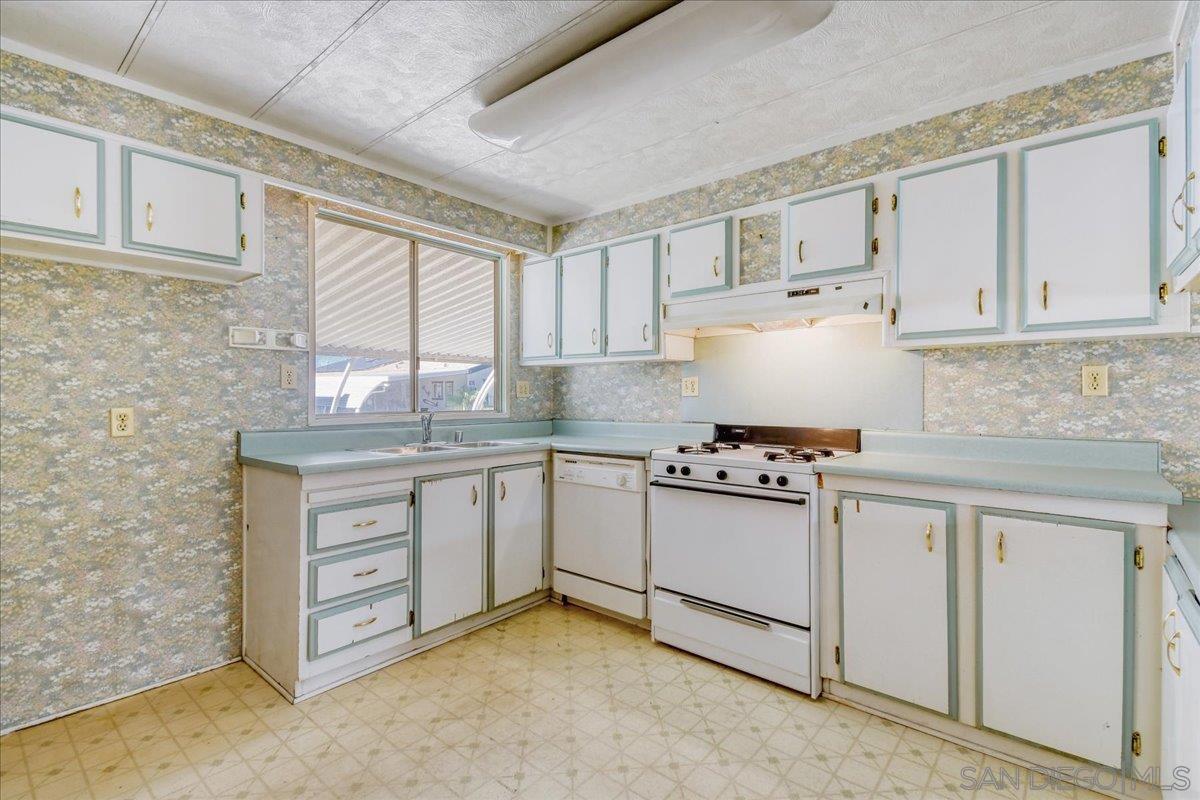 Detail Gallery Image 10 of 30 For 15420  Olde Highway 80  #127,  El Cajon,  CA 92021 - 2 Beds | 2 Baths