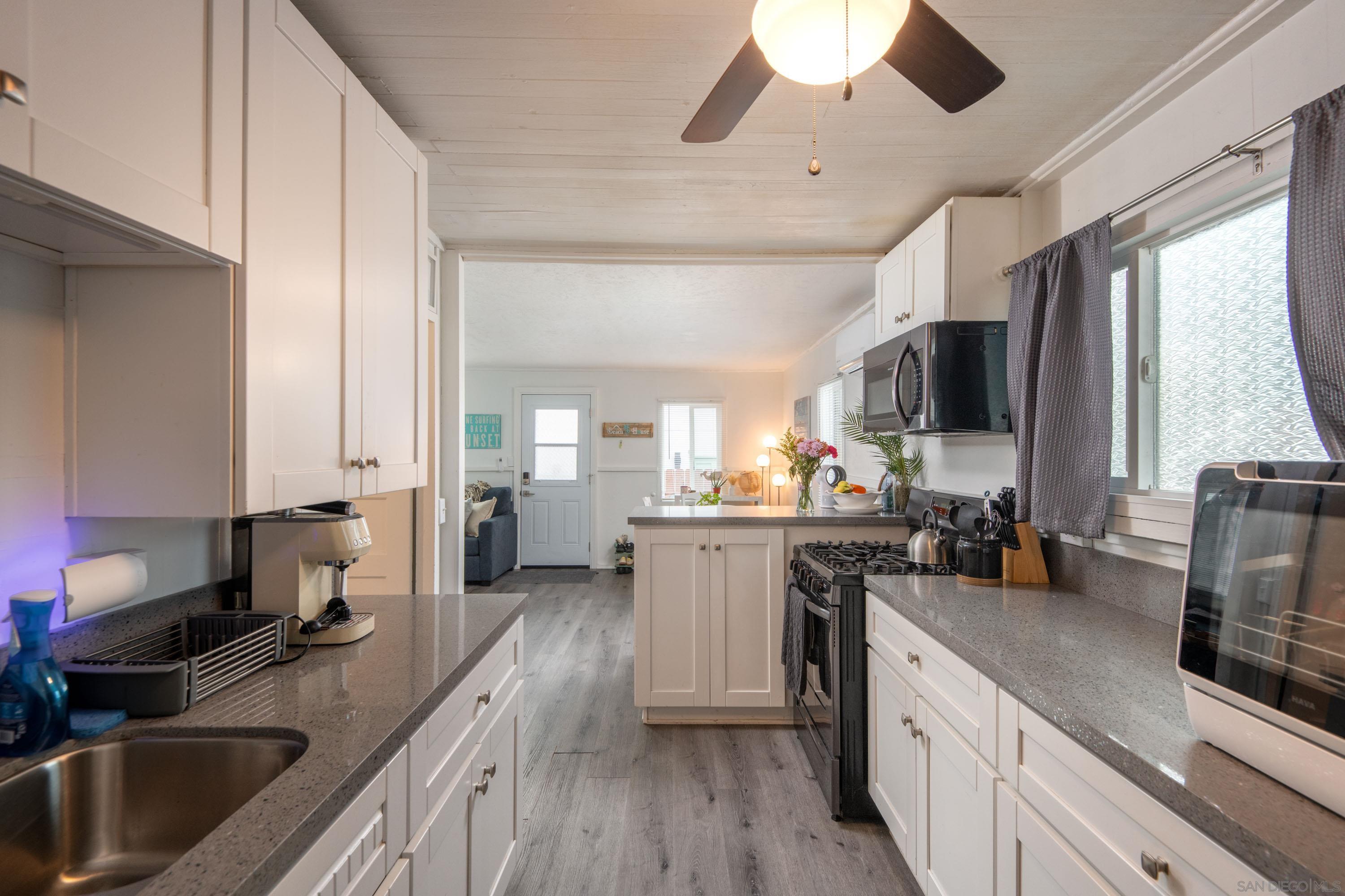 Detail Gallery Image 21 of 34 For 2138-2140  Reed Ave, San Diego,  CA 92109 - – Beds | – Baths