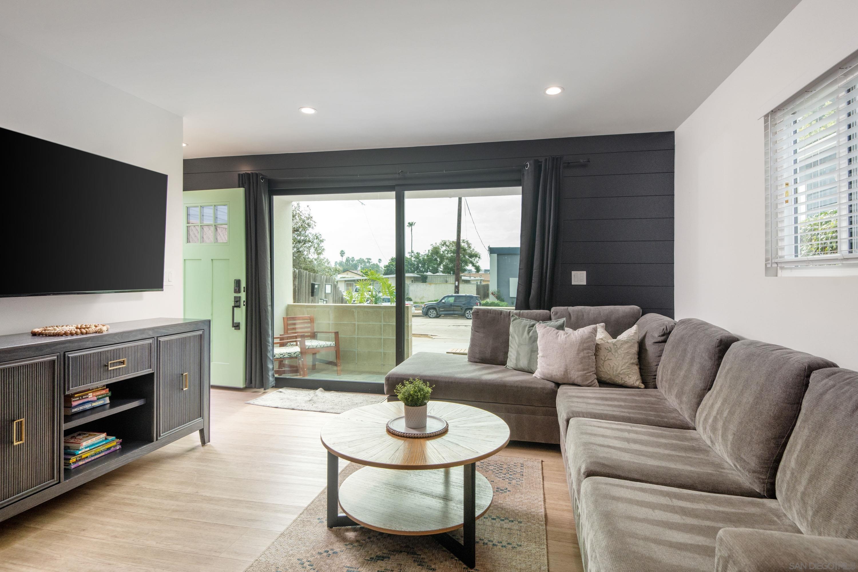 Detail Gallery Image 4 of 34 For 2138-2140  Reed Ave, San Diego,  CA 92109 - – Beds | – Baths