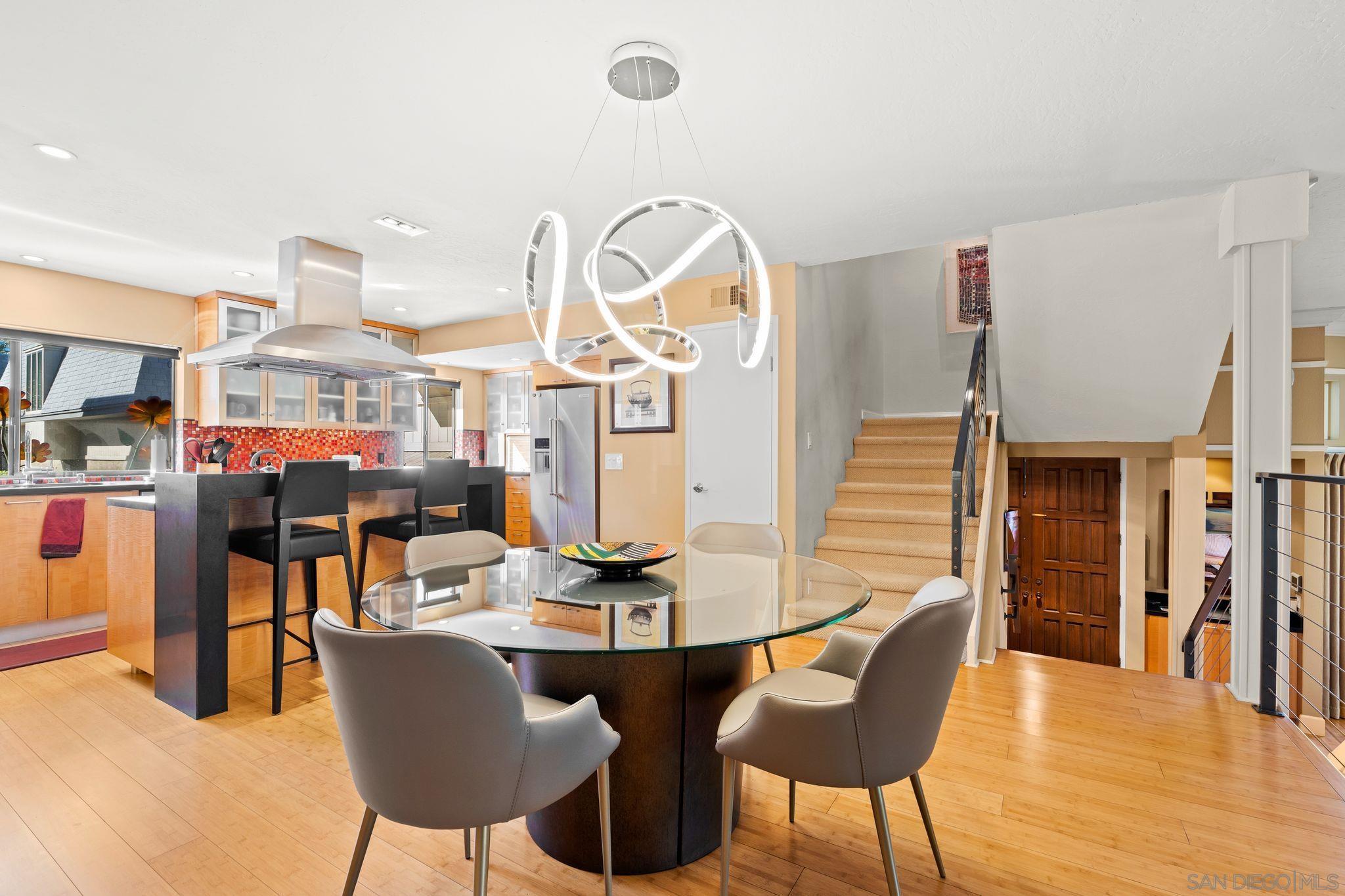 Detail Gallery Image 19 of 41 For 7962  Caminito Del Cid, La Jolla,  CA 92037 - 3 Beds | 3 Baths