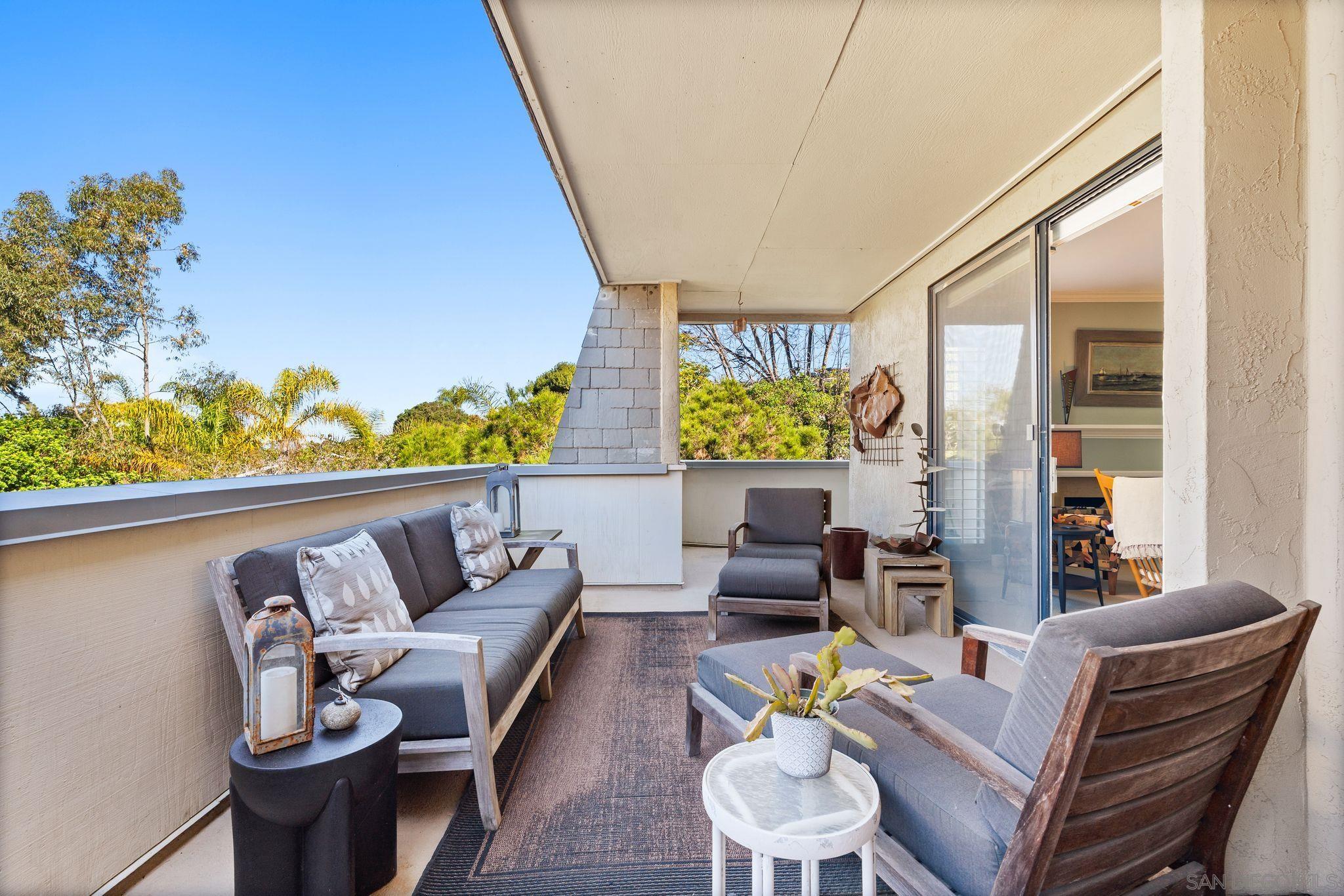 Detail Gallery Image 27 of 41 For 7962  Caminito Del Cid, La Jolla,  CA 92037 - 3 Beds | 3 Baths