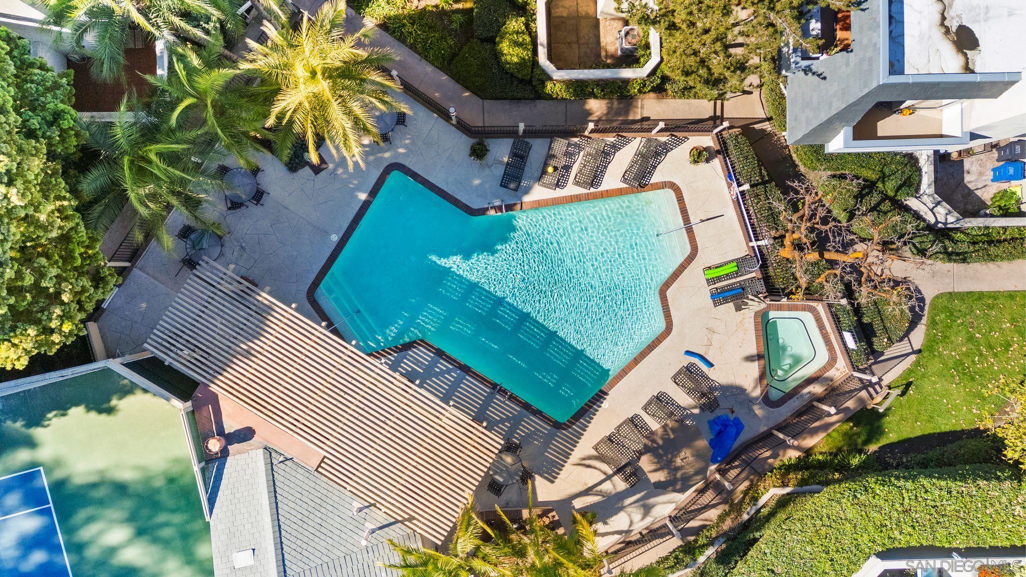 Detail Gallery Image 41 of 41 For 7962  Caminito Del Cid, La Jolla,  CA 92037 - 3 Beds | 3 Baths