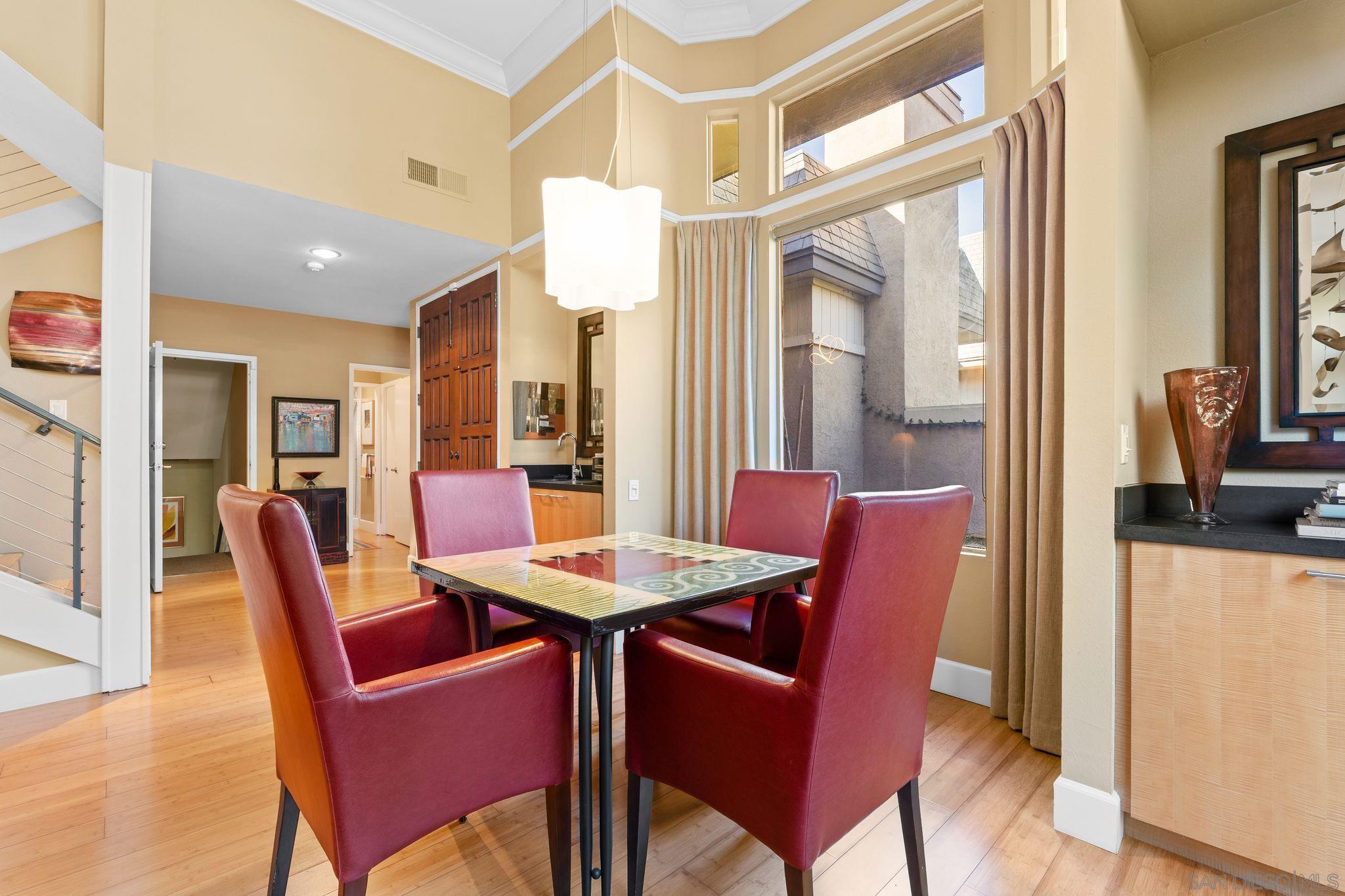 Detail Gallery Image 7 of 41 For 7962  Caminito Del Cid, La Jolla,  CA 92037 - 3 Beds | 3 Baths