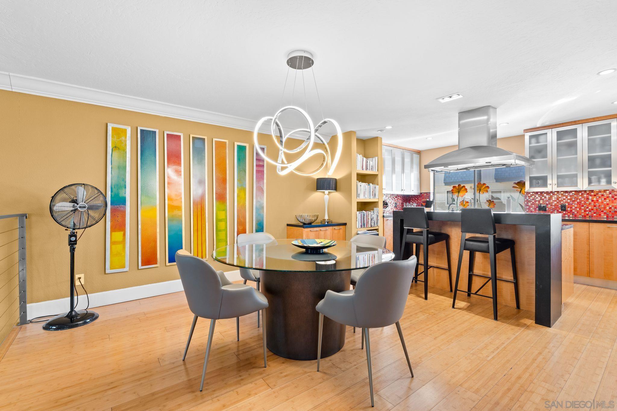 Detail Gallery Image 10 of 41 For 7962  Caminito Del Cid, La Jolla,  CA 92037 - 3 Beds | 3 Baths