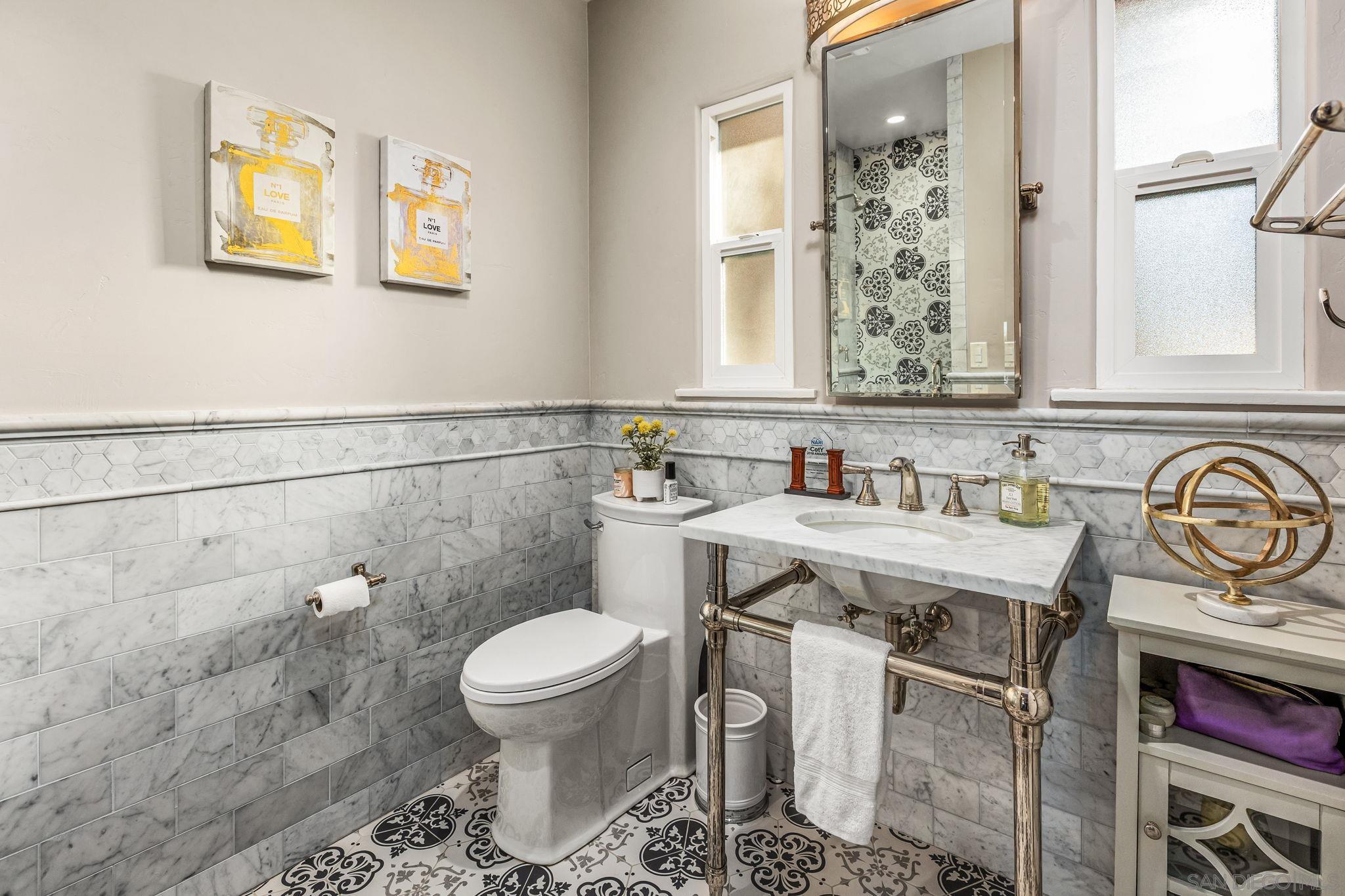 Detail Gallery Image 12 of 33 For 3647  Hyacinth Dr, San Diego,  CA 92106 - 3 Beds | 3 Baths