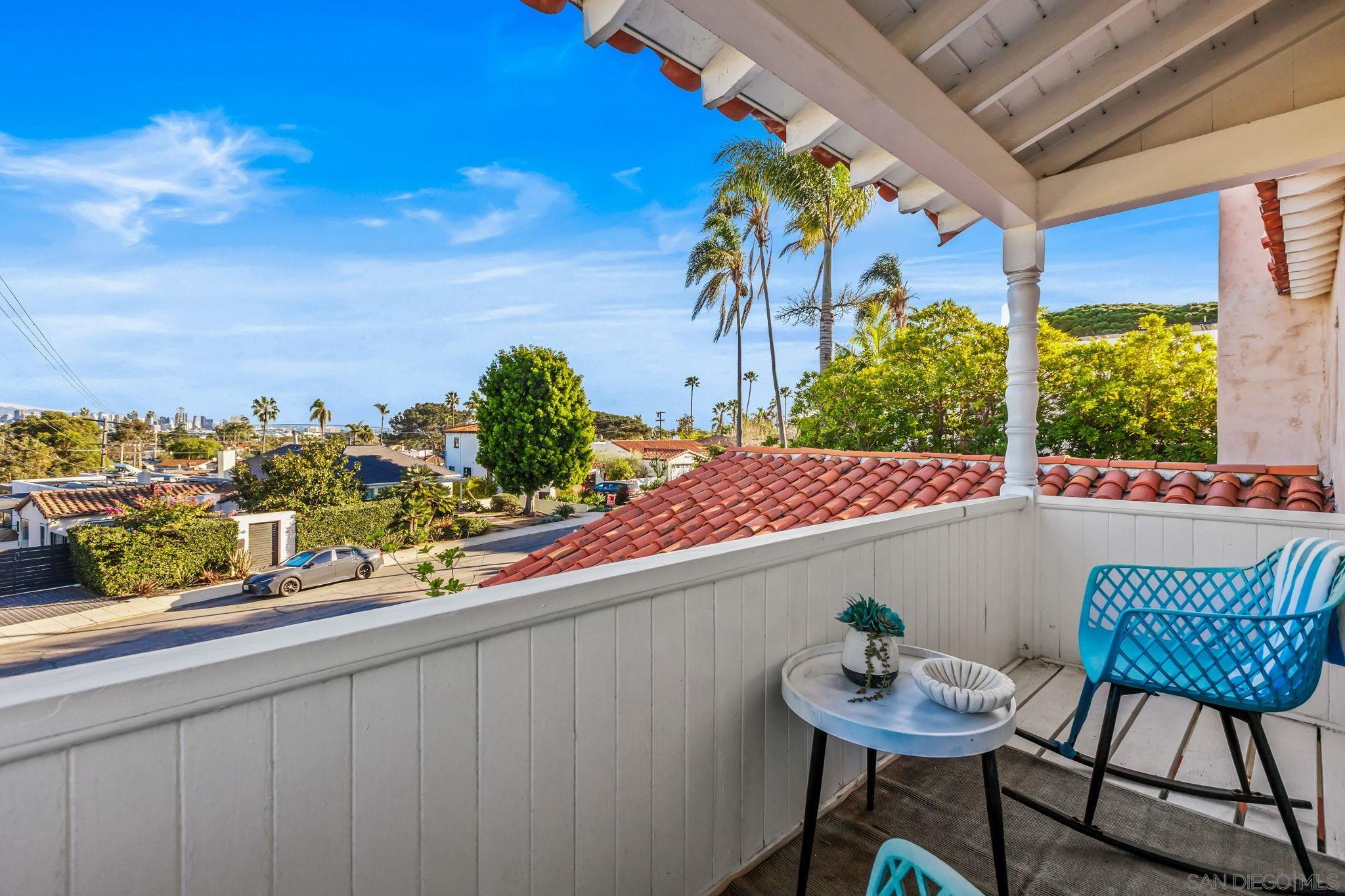 Detail Gallery Image 15 of 33 For 3647  Hyacinth Dr, San Diego,  CA 92106 - 3 Beds | 3 Baths