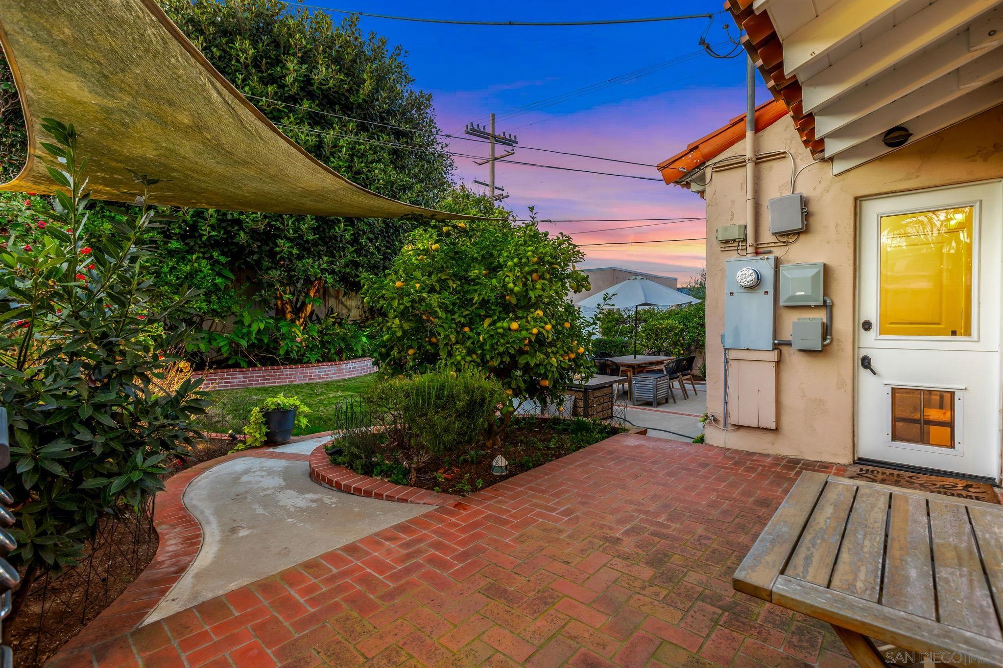 Detail Gallery Image 25 of 33 For 3647  Hyacinth Dr, San Diego,  CA 92106 - 3 Beds | 3 Baths