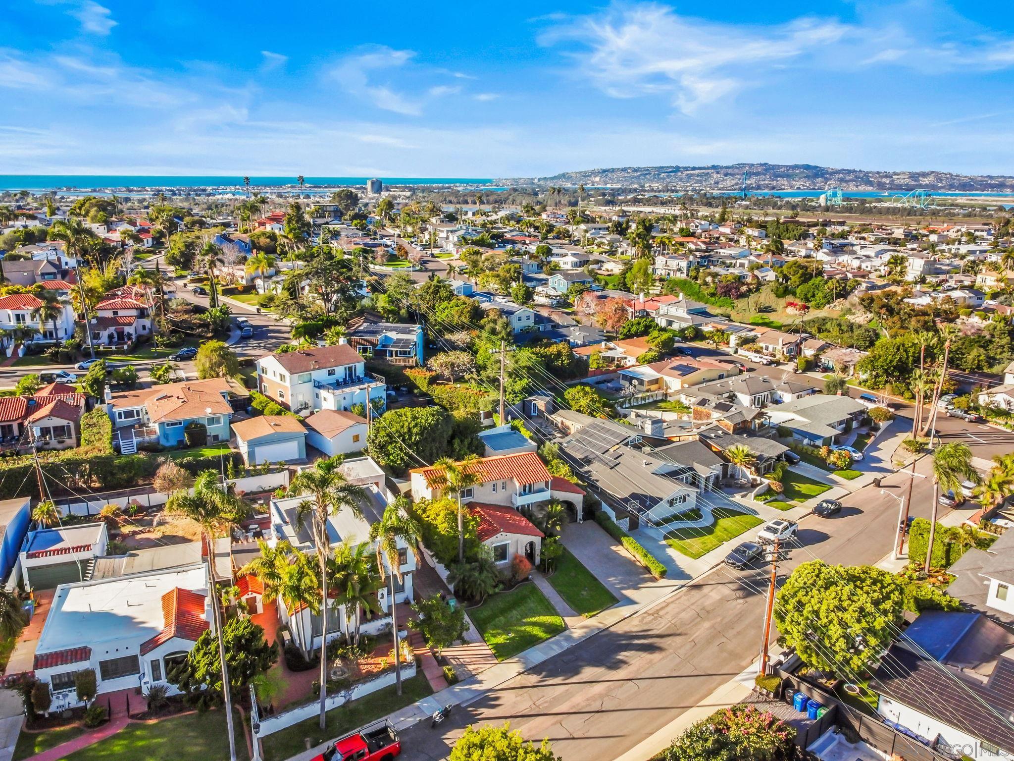 Detail Gallery Image 26 of 33 For 3647  Hyacinth Dr, San Diego,  CA 92106 - 3 Beds | 3 Baths