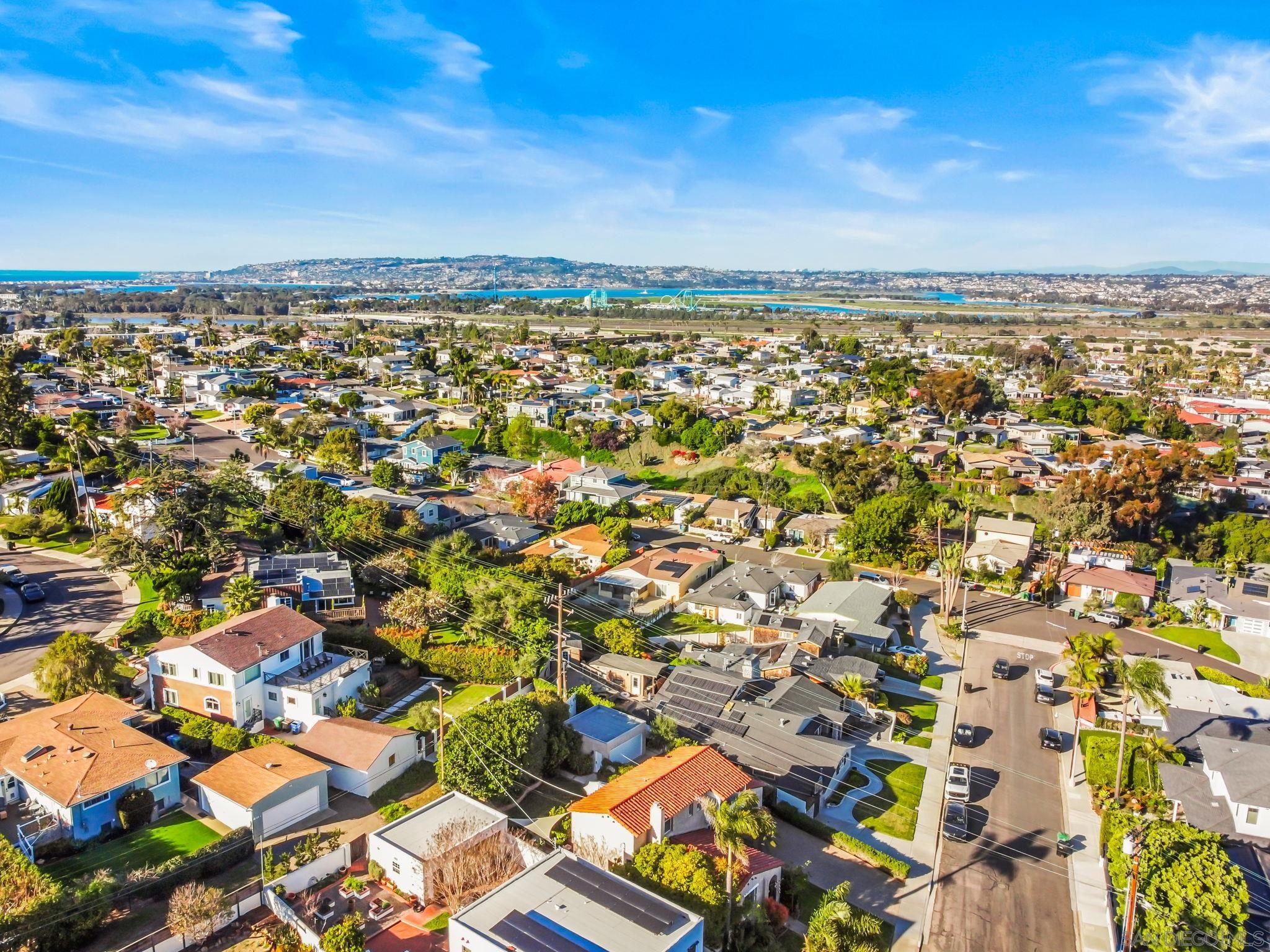 Detail Gallery Image 27 of 33 For 3647  Hyacinth Dr, San Diego,  CA 92106 - 3 Beds | 3 Baths