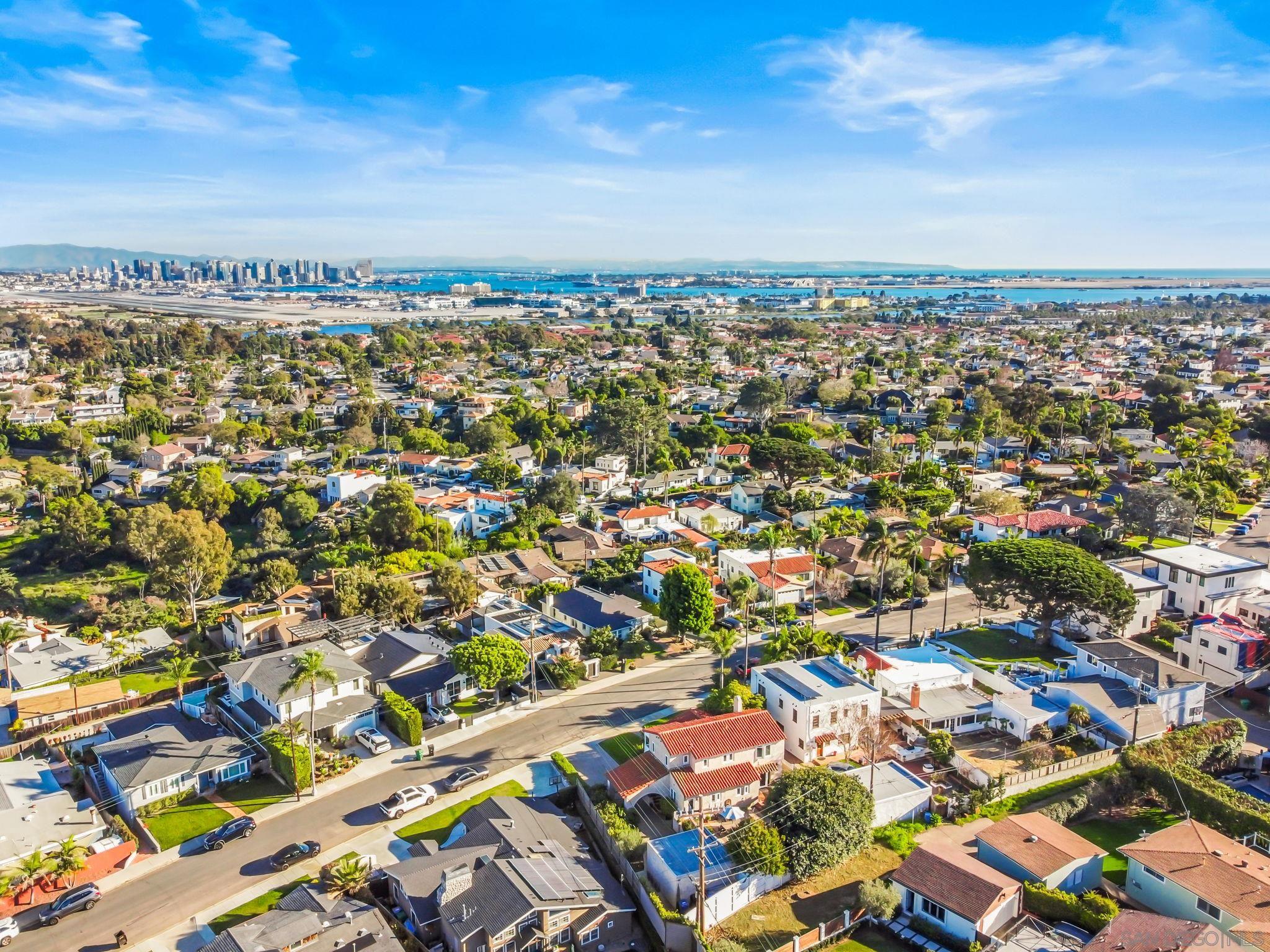 Detail Gallery Image 28 of 33 For 3647  Hyacinth Dr, San Diego,  CA 92106 - 3 Beds | 3 Baths