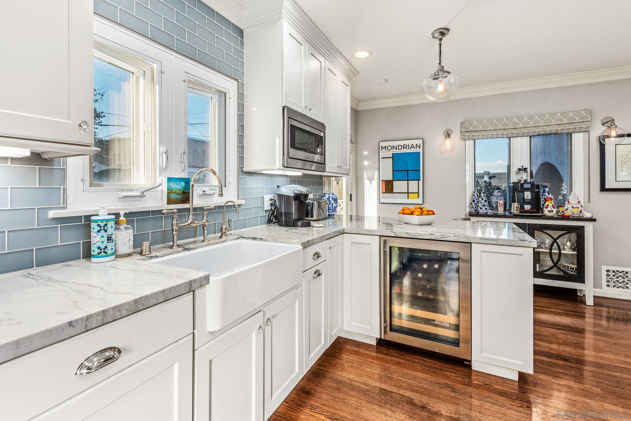 Detail Gallery Image 8 of 33 For 3647  Hyacinth Dr, San Diego,  CA 92106 - 3 Beds | 3 Baths