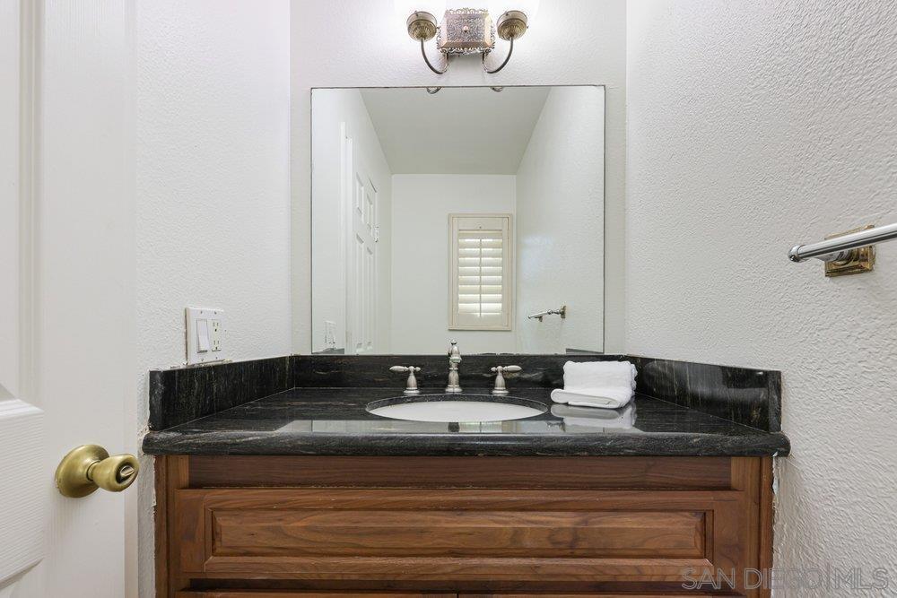 Detail Gallery Image 31 of 39 For 2356  Caminito Seguro, San Diego,  CA 92107 - 4 Beds | 2/1 Baths
