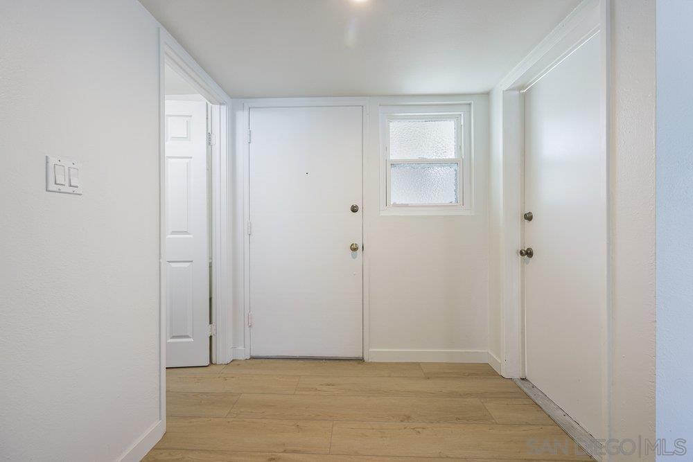 Detail Gallery Image 34 of 39 For 2356  Caminito Seguro, San Diego,  CA 92107 - 4 Beds | 2/1 Baths