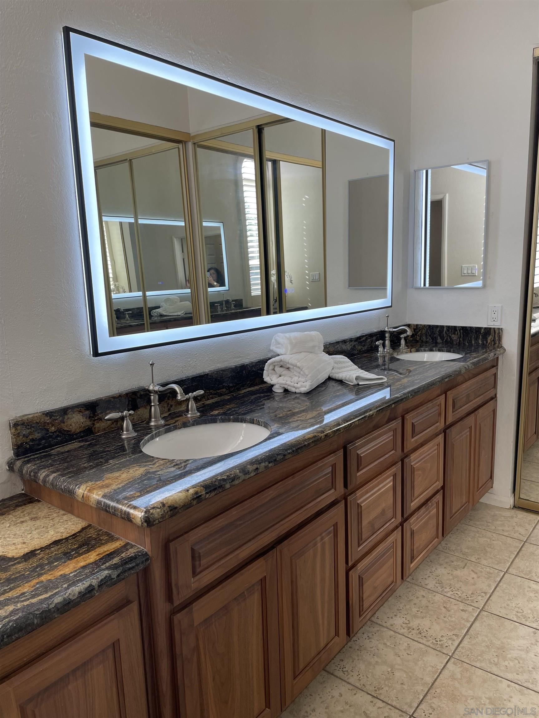 Detail Gallery Image 10 of 15 For 2356  Caminito Seguro, San Diego,  CA 92107 - 4 Beds | 2/1 Baths