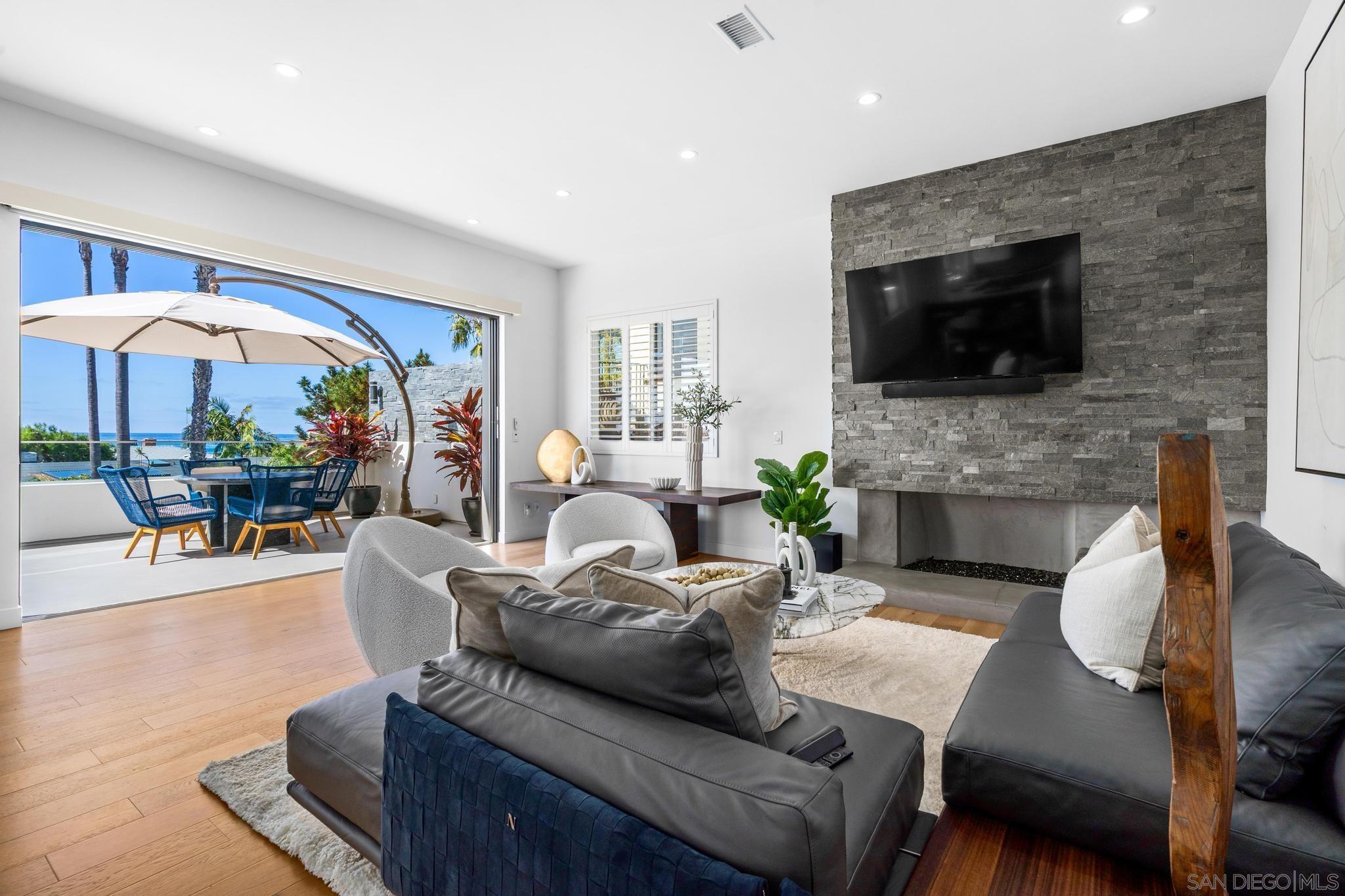 Detail Gallery Image 11 of 58 For 5663  Abalone Pl, La Jolla,  CA 92037 - 3 Beds | 3/1 Baths