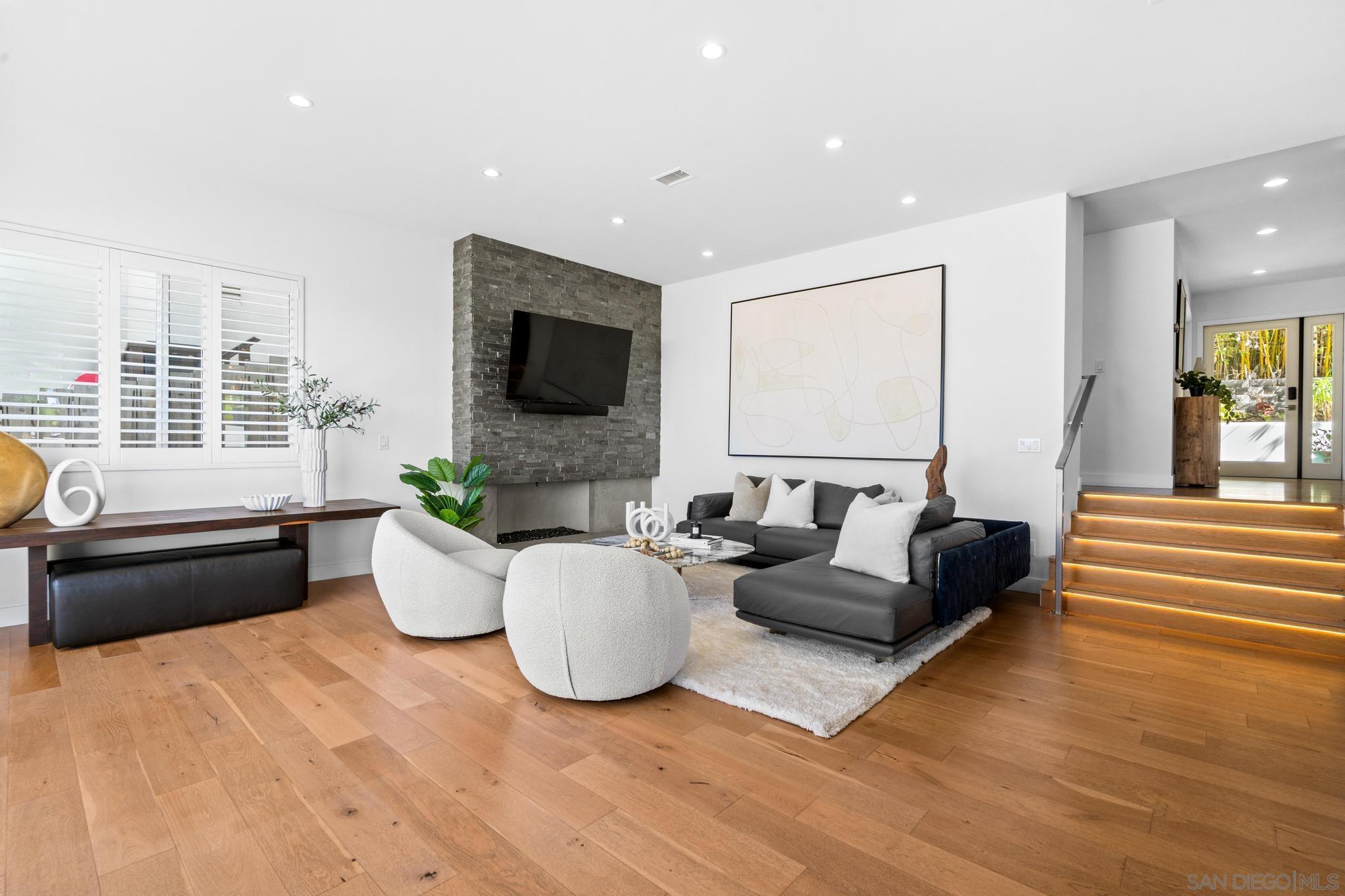 Detail Gallery Image 13 of 58 For 5663  Abalone Pl, La Jolla,  CA 92037 - 3 Beds | 3/1 Baths