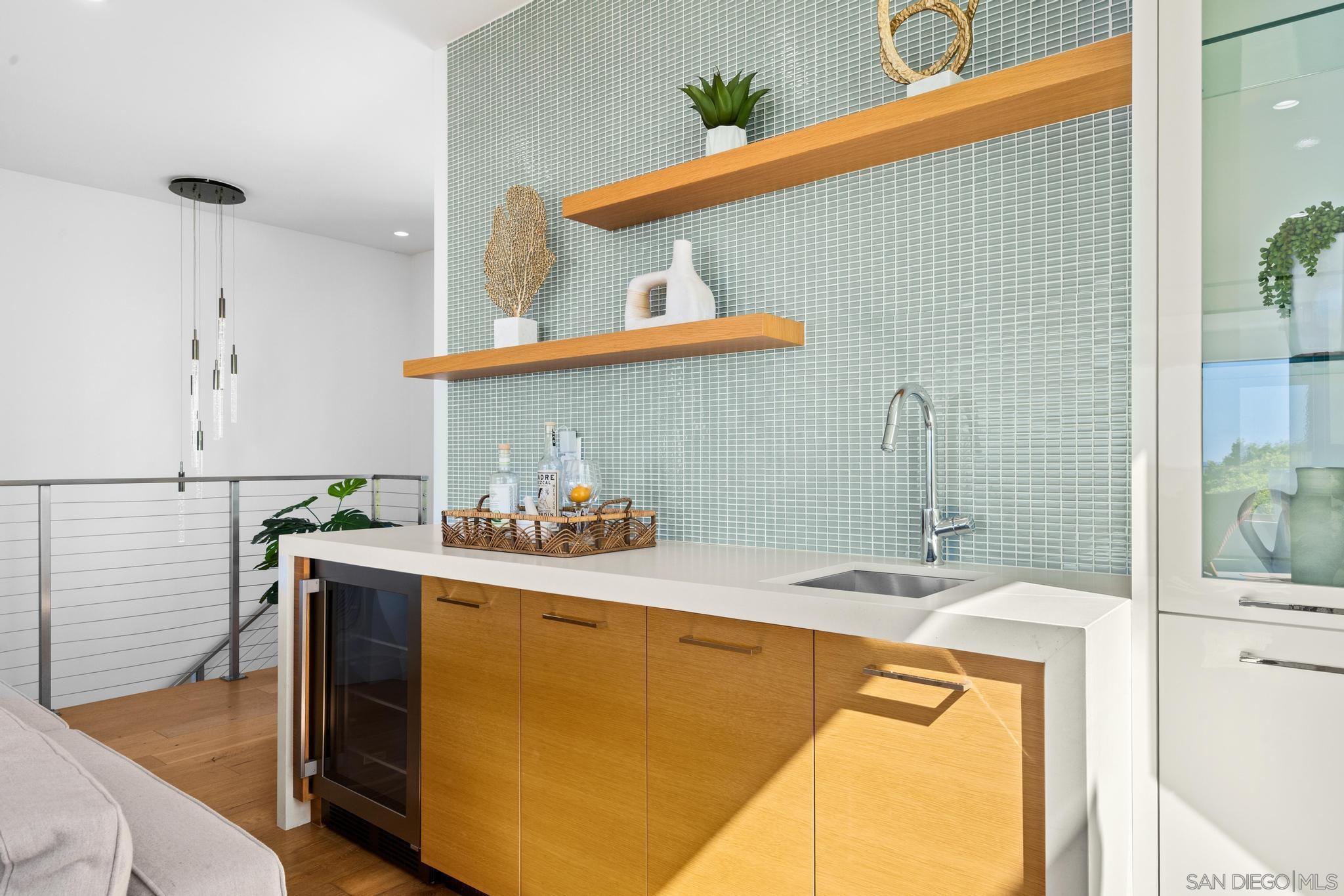 Detail Gallery Image 20 of 58 For 5663  Abalone Pl, La Jolla,  CA 92037 - 3 Beds | 3/1 Baths