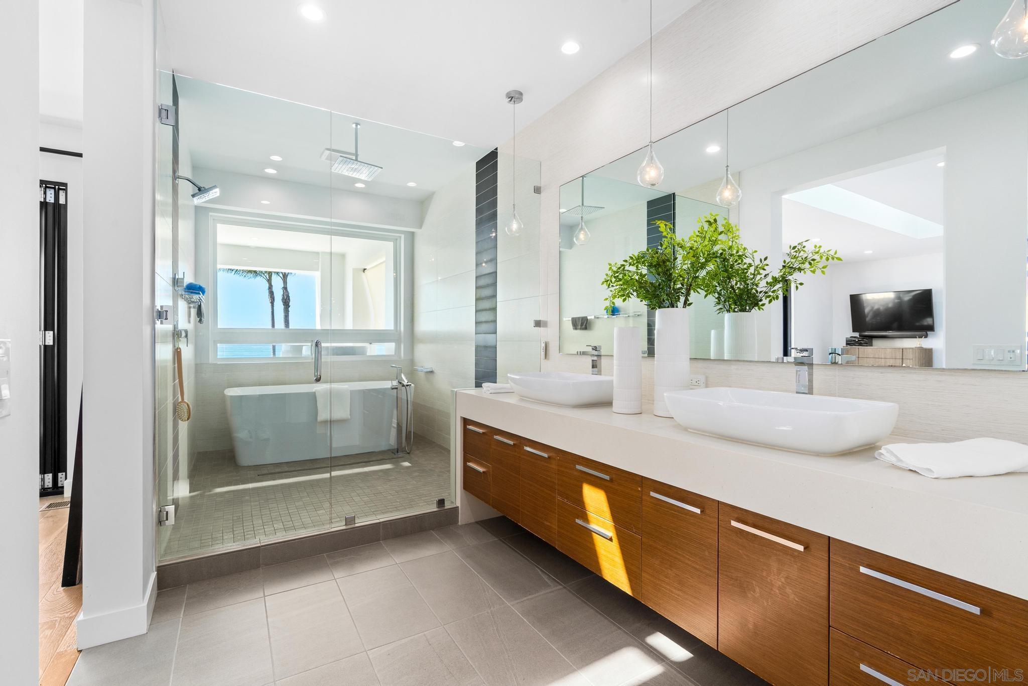 Detail Gallery Image 36 of 58 For 5663  Abalone Pl, La Jolla,  CA 92037 - 3 Beds | 3/1 Baths