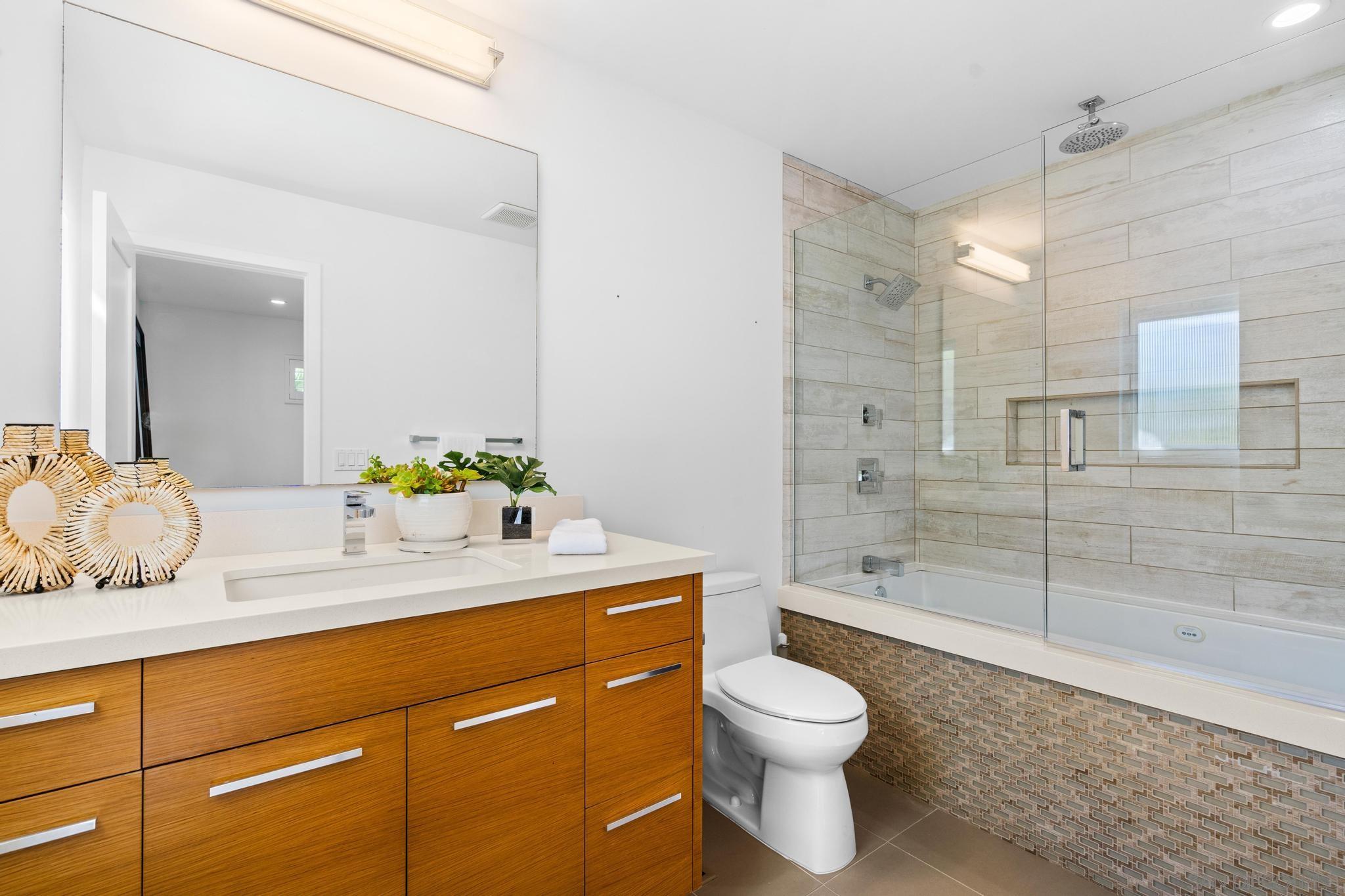 Detail Gallery Image 40 of 58 For 5663  Abalone Pl, La Jolla,  CA 92037 - 3 Beds | 3/1 Baths