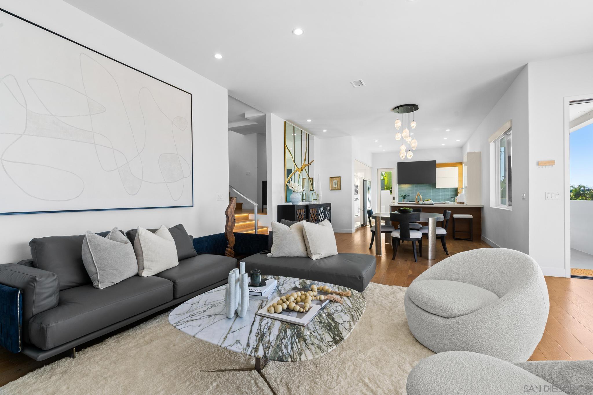 Detail Gallery Image 10 of 58 For 5663  Abalone Pl, La Jolla,  CA 92037 - 3 Beds | 3/1 Baths