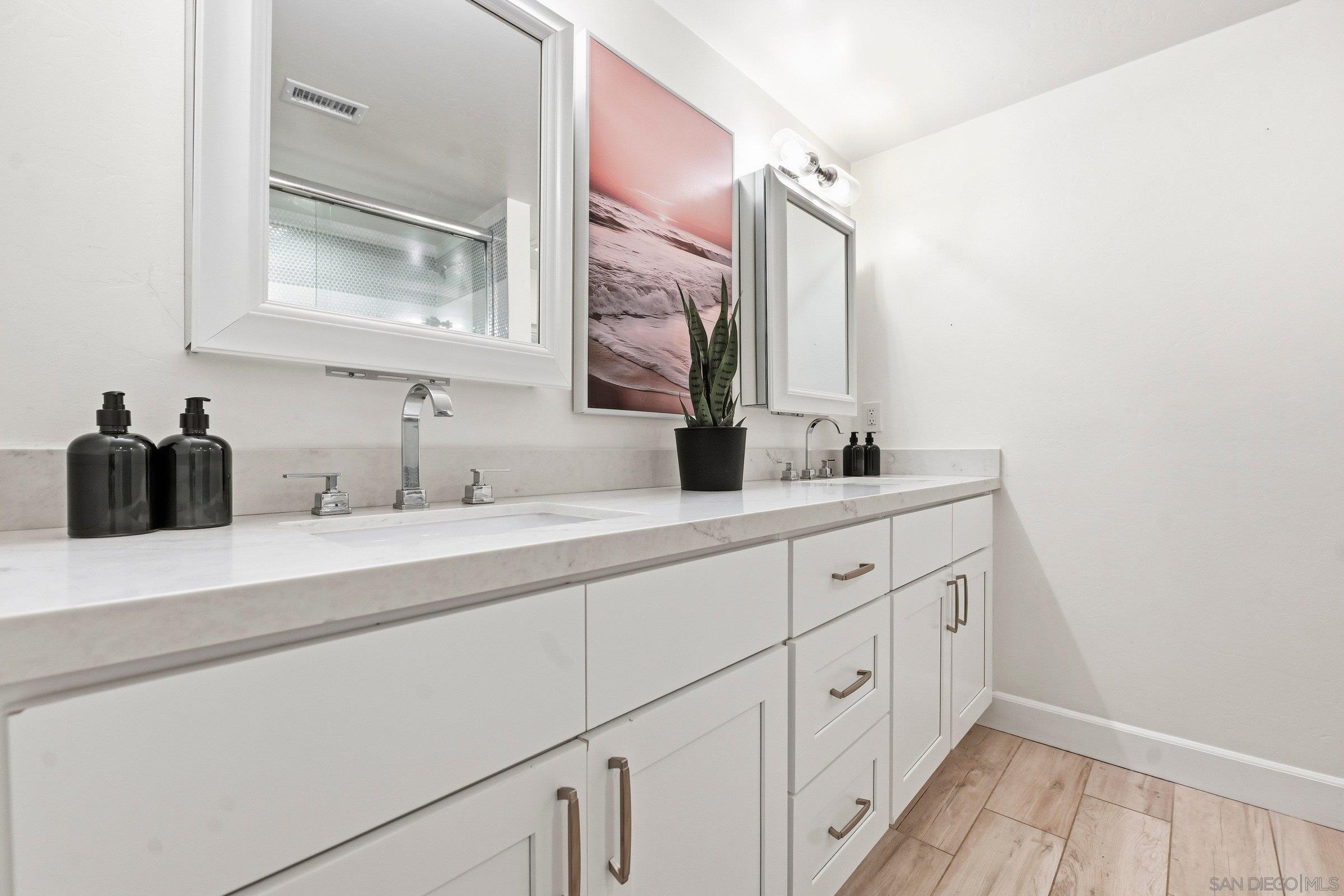 Detail Gallery Image 27 of 34 For 114  Cerro Street, Encinitas,  CA 92024 - 5 Beds | 3 Baths