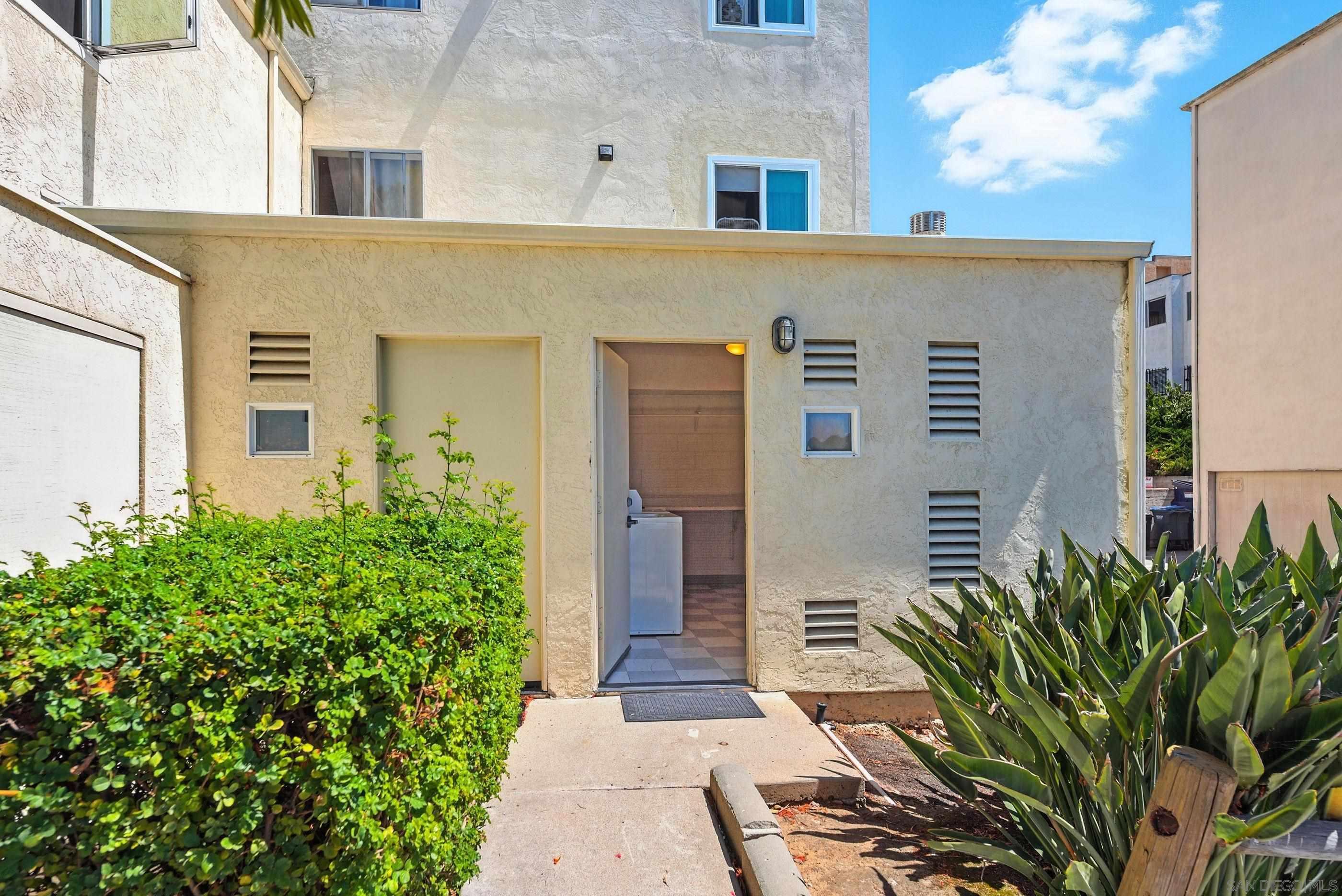 Detail Gallery Image 11 of 44 For 5725  Linda Vista Road  #4,  San Diego,  CA 92110 - 2 Beds | 1/1 Baths