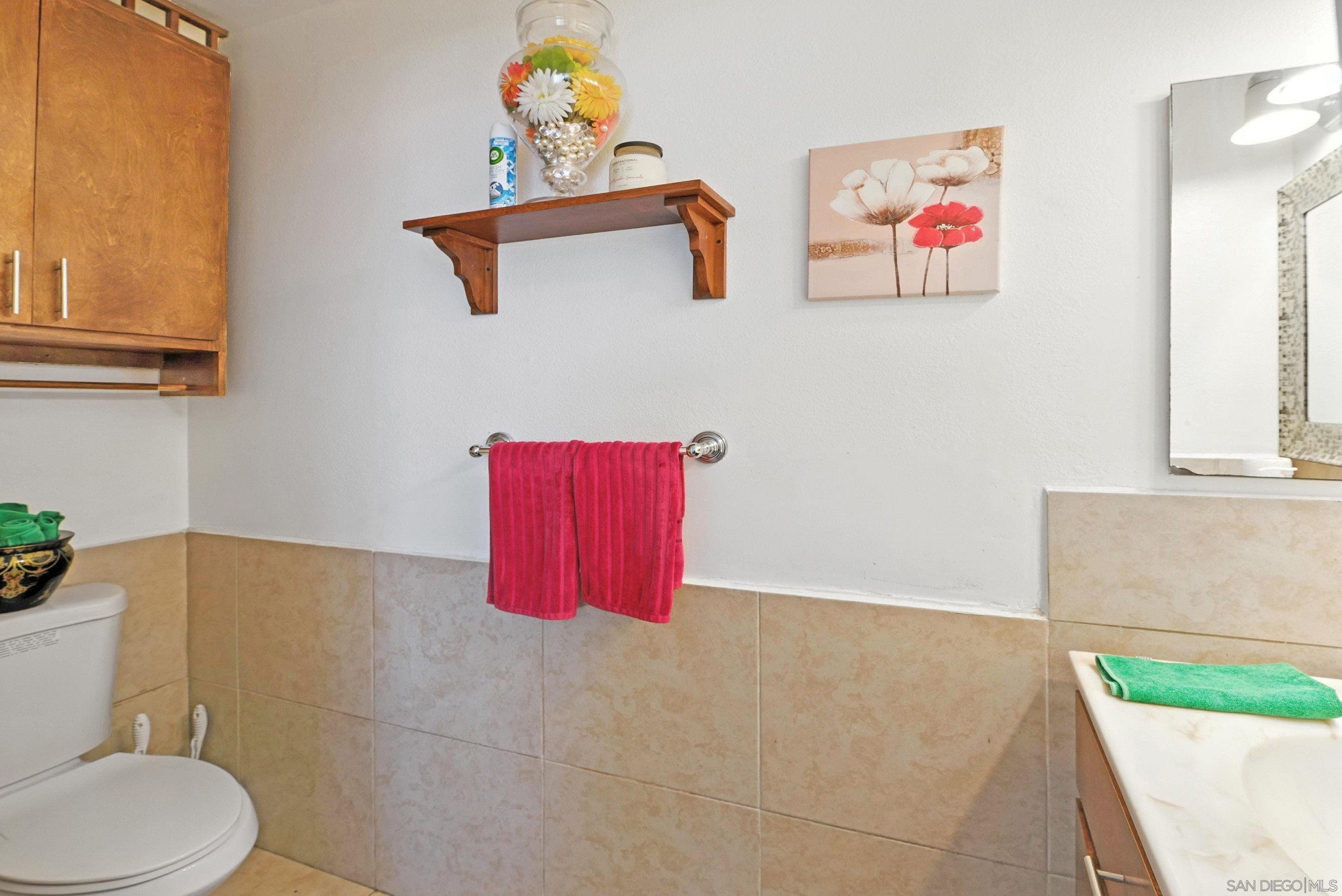 Detail Gallery Image 33 of 44 For 5725  Linda Vista Road  #4,  San Diego,  CA 92110 - 2 Beds | 1/1 Baths