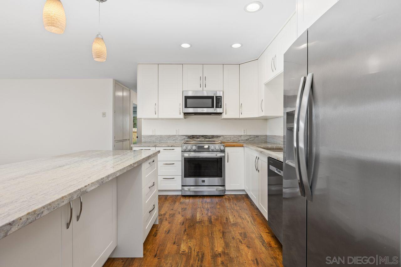 Detail Gallery Image 15 of 38 For 401  Requeza St F1, Encinitas,  CA 92024 - 2 Beds | 1 Baths