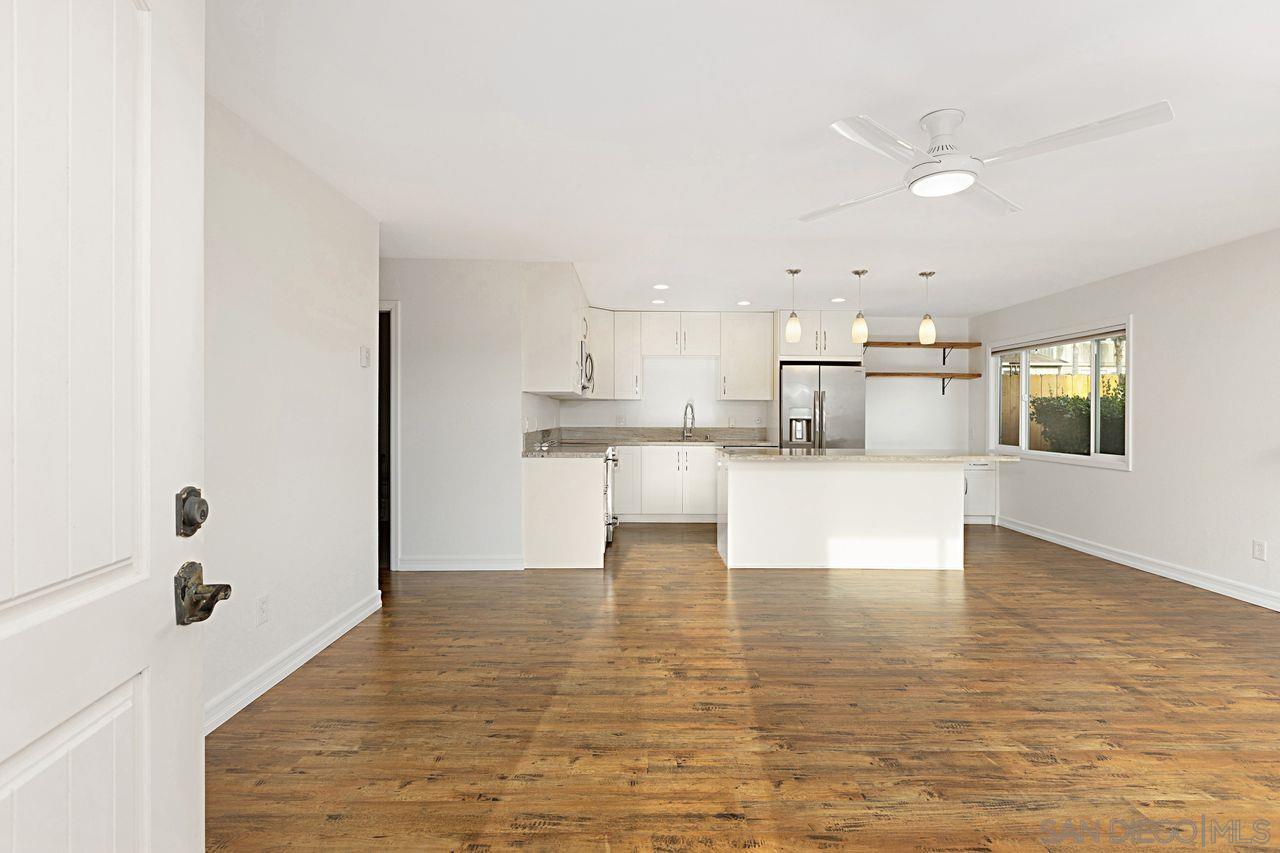 Detail Gallery Image 6 of 38 For 401  Requeza St F1, Encinitas,  CA 92024 - 2 Beds | 1 Baths