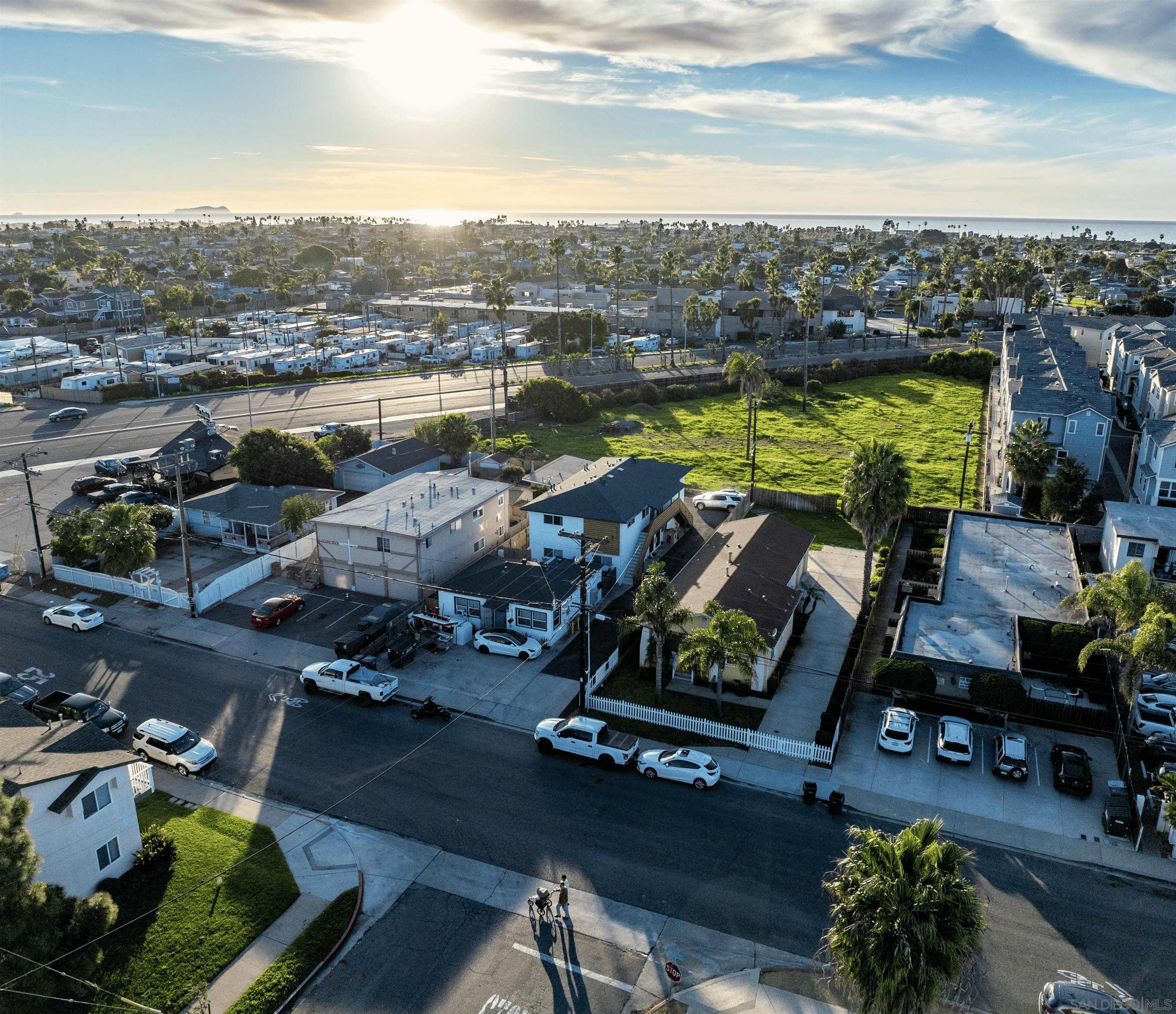 Detail Gallery Image 4 of 13 For 608-610  7th Street, Imperial Beach,  CA 91932 - – Beds | – Baths