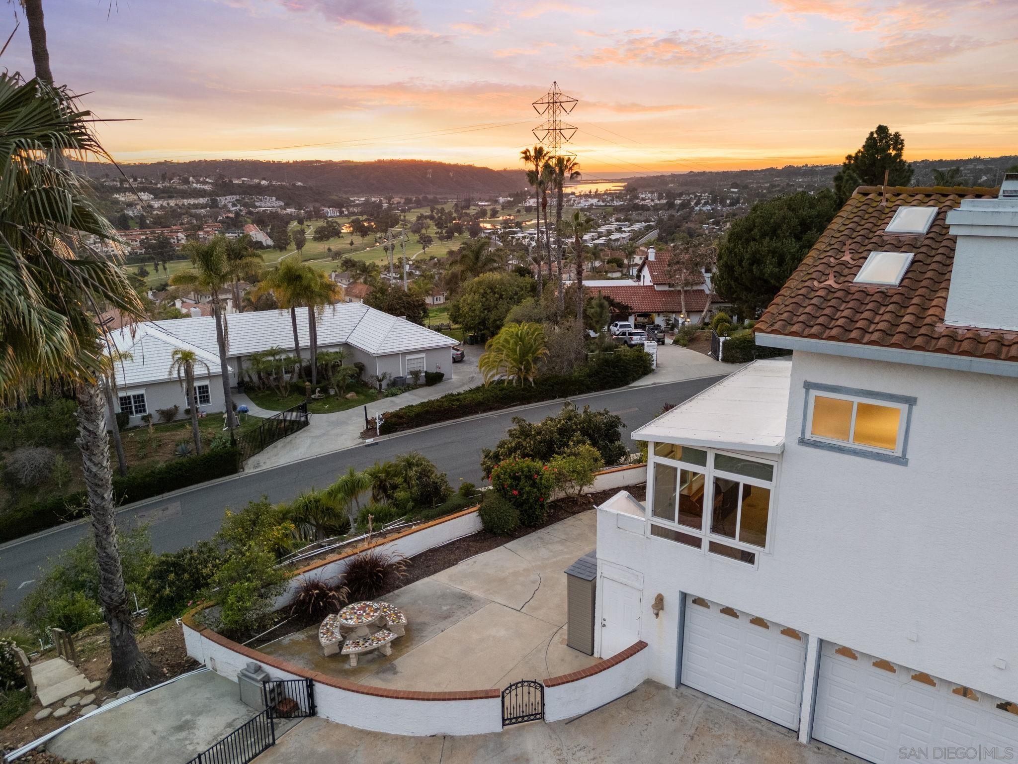 Detail Gallery Image 5 of 62 For 7340  Bolero St, Carlsbad,  CA 92009 - 4 Beds | 3 Baths