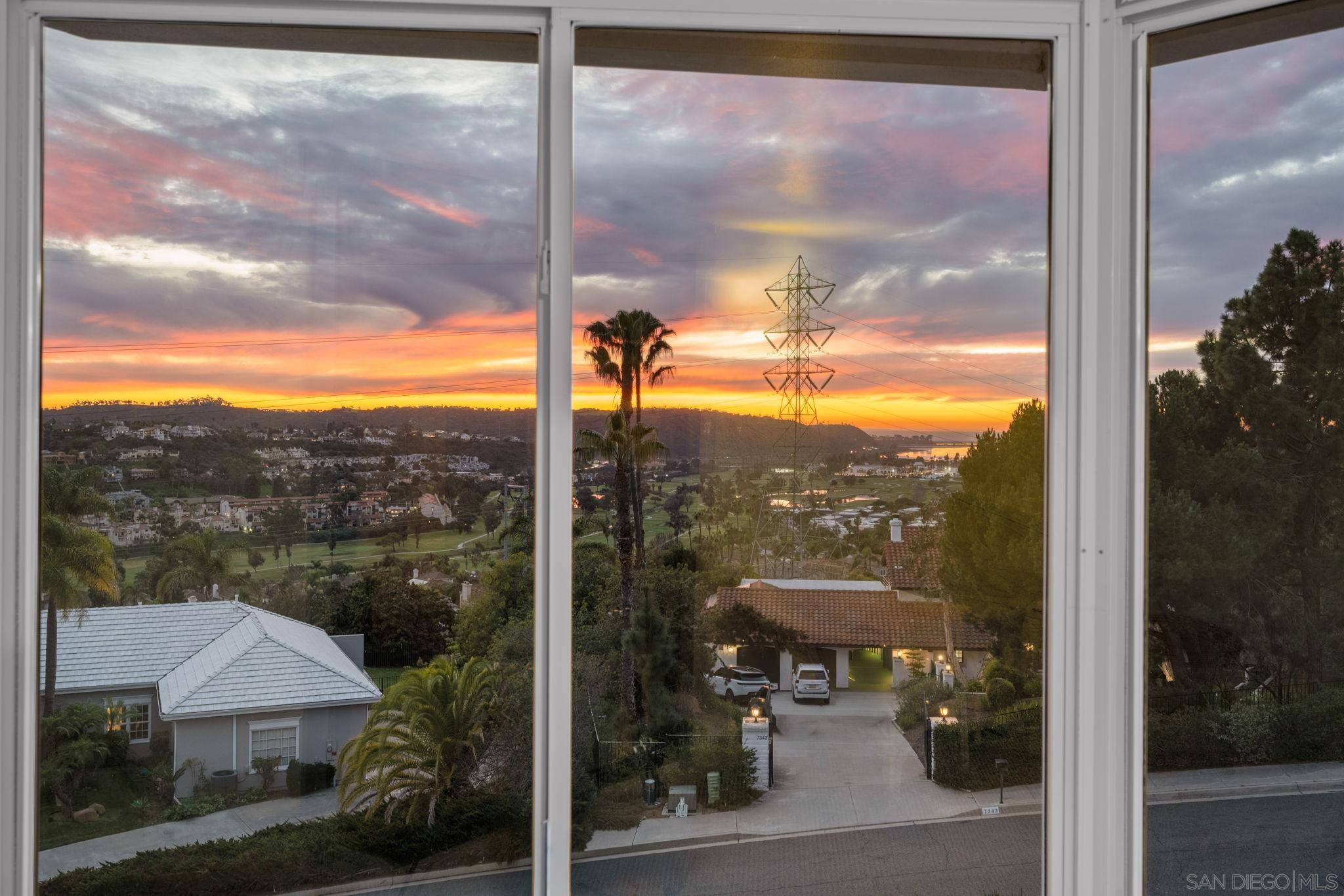 Detail Gallery Image 6 of 62 For 7340  Bolero St, Carlsbad,  CA 92009 - 4 Beds | 3 Baths