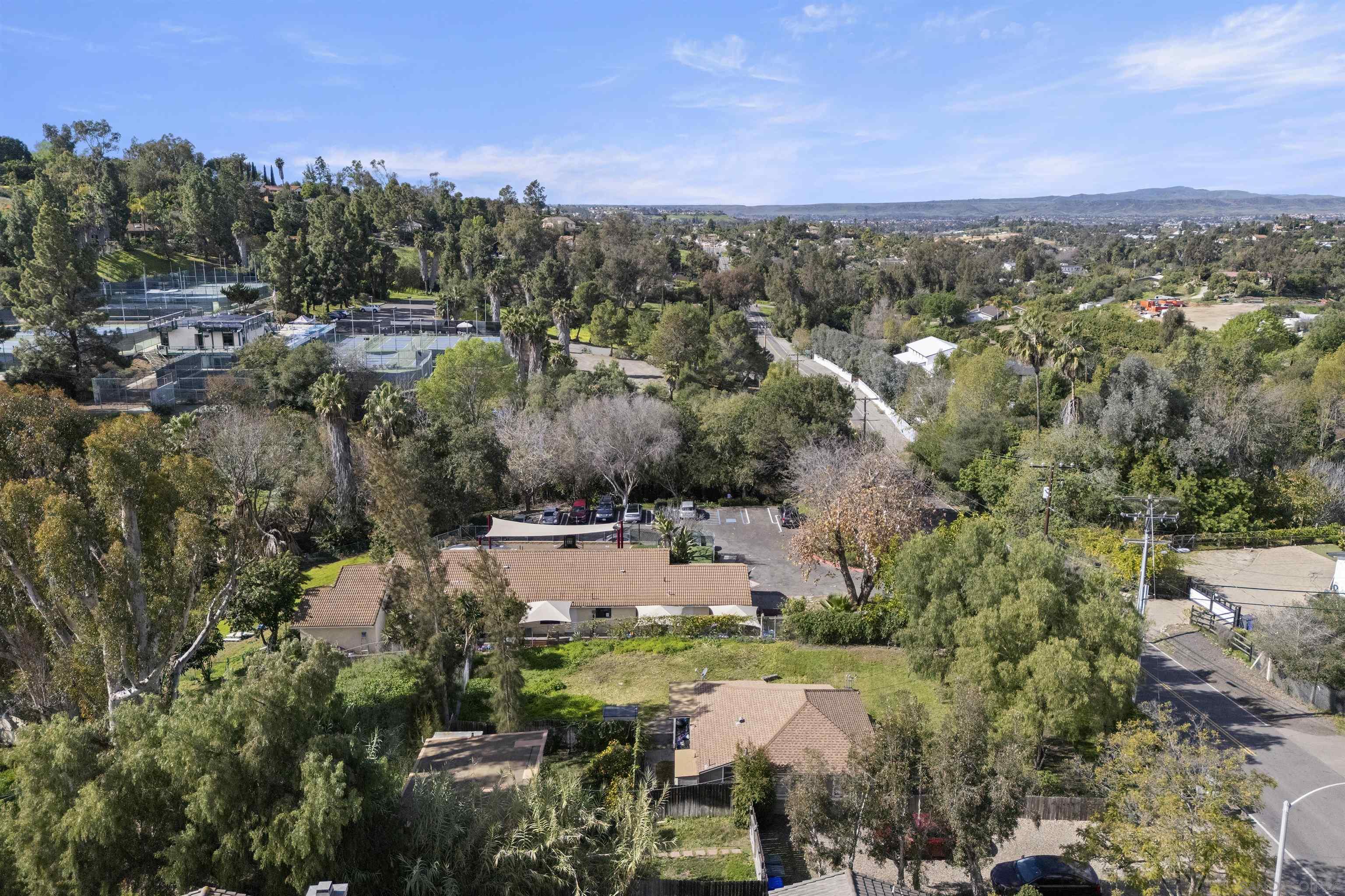 Detail Gallery Image 14 of 19 For 803 & 803 1/2  Taylor Street, Vista,  CA 92084 - – Beds | – Baths