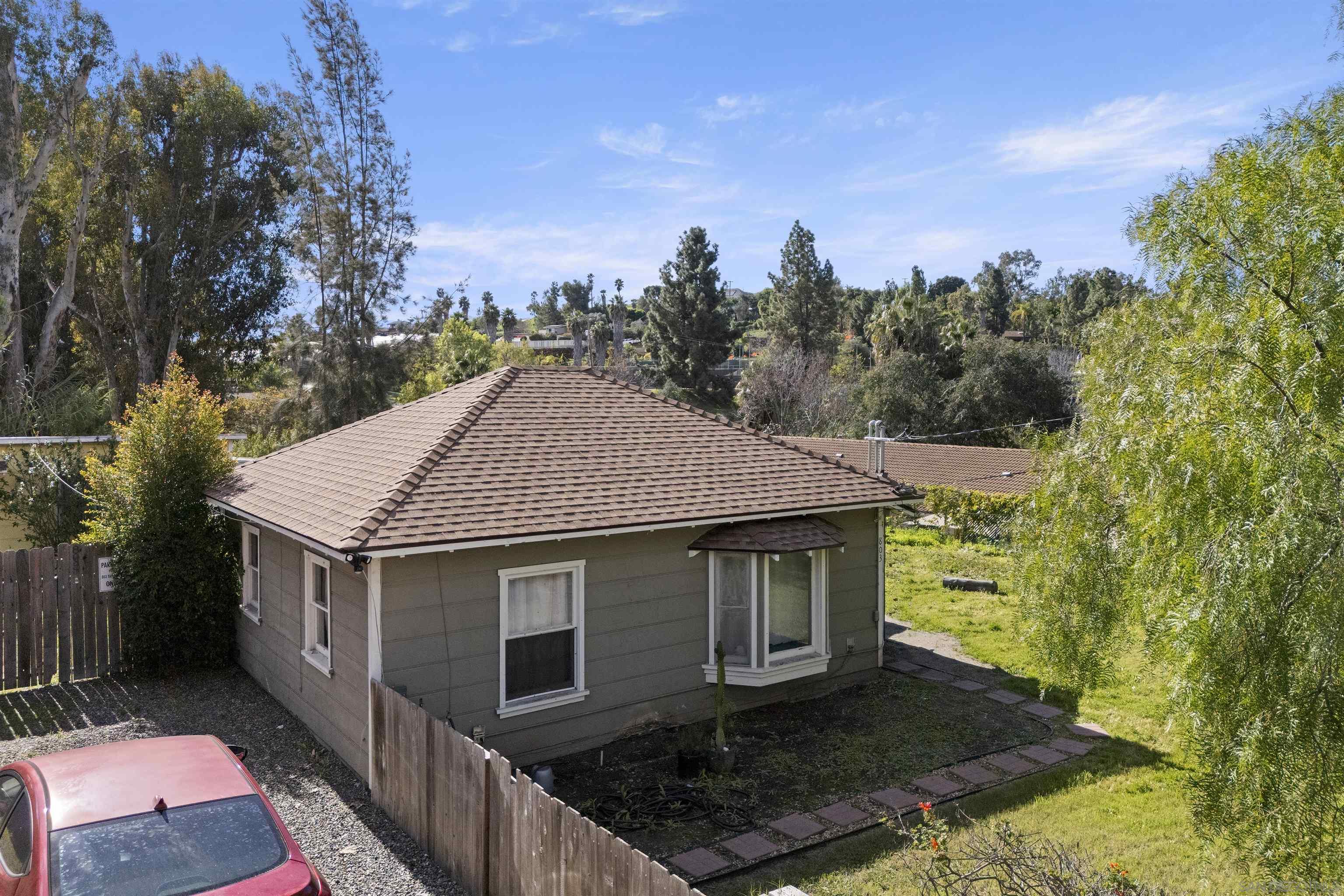 Detail Gallery Image 4 of 19 For 803 & 803 1/2  Taylor Street, Vista,  CA 92084 - – Beds | – Baths