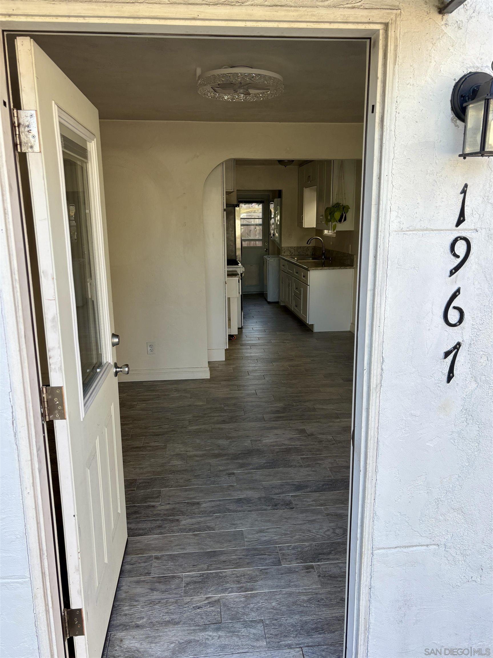 Detail Gallery Image 15 of 18 For 1967  Diamond, San Diego,  CA 92109 - 1 Beds | 1 Baths